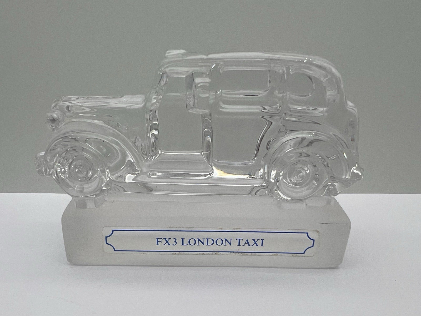 FX3 London Taxi Glass Paperweight Design by Goebel Crystal Collection No Box