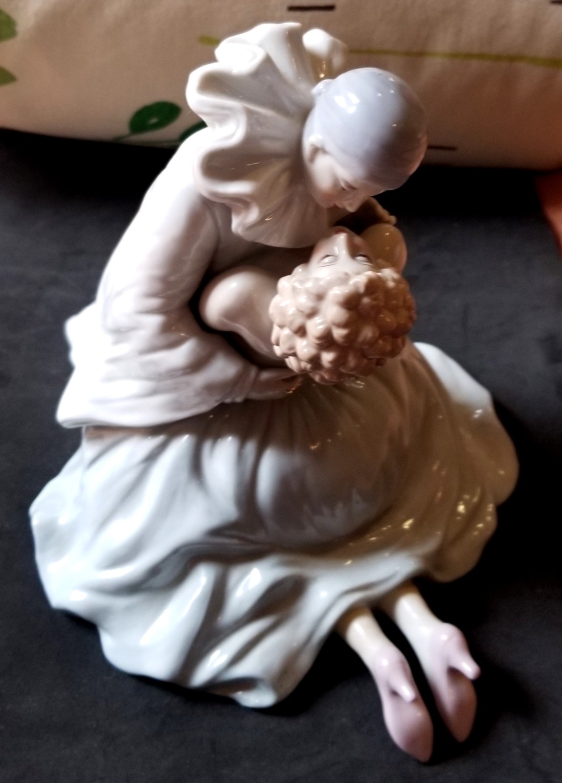 Limited Edition 1990 Reissue of 1926 Louis Icart Le Entriente Figurine No. 78