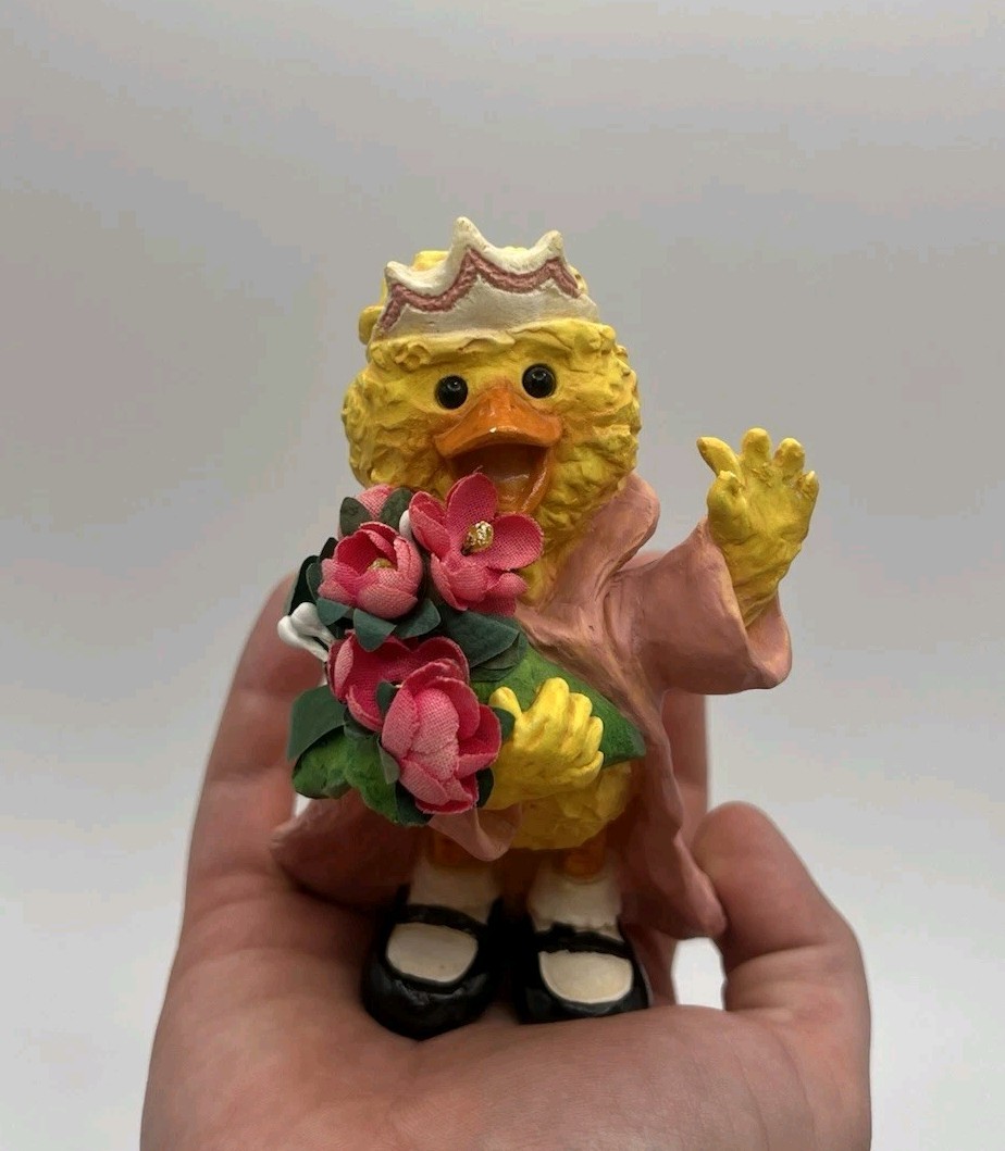 Suzy Zoo’s RARE 1990 Vintage Suzy Ducken Beauty Queen Figurine 5” In
