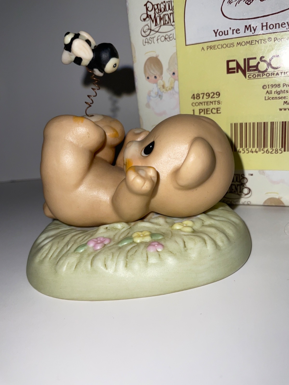 1999 Precious Moments “You’re My Honey Bee” figurine 487929 bear w/ box love