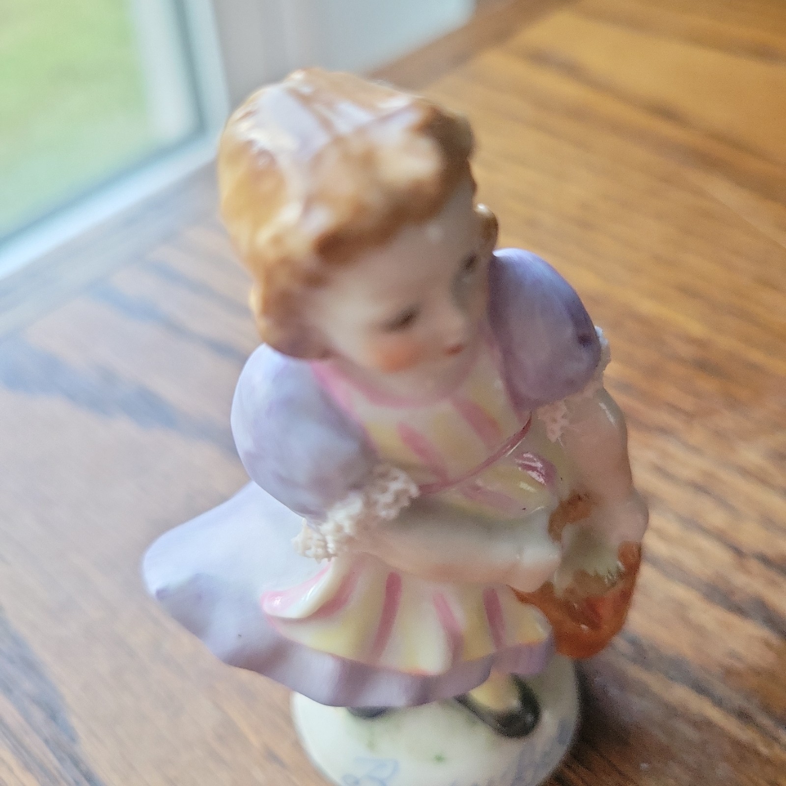 Muller-Volkstedt MV Irish Dresden “Busy Bee” Porcelain Figurine Girl 3.25″ Tall