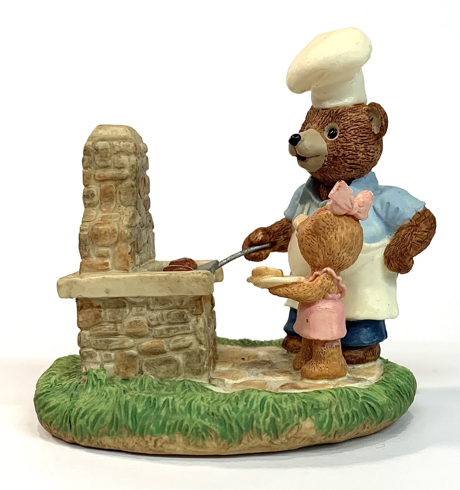 Hallmark Tender Touches Figurine “Bears At BBQ Servin’ Up Smiles” 1991 QEC941-9