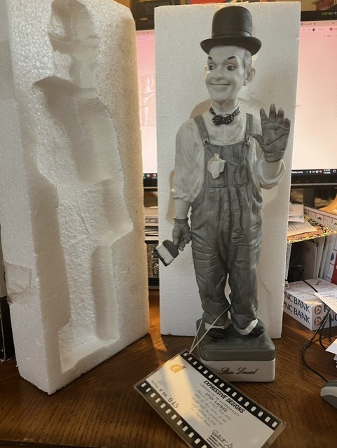 Stan Laurel Figurine – Great Entertainer Series Limited Edition #045 w/ COA & Or