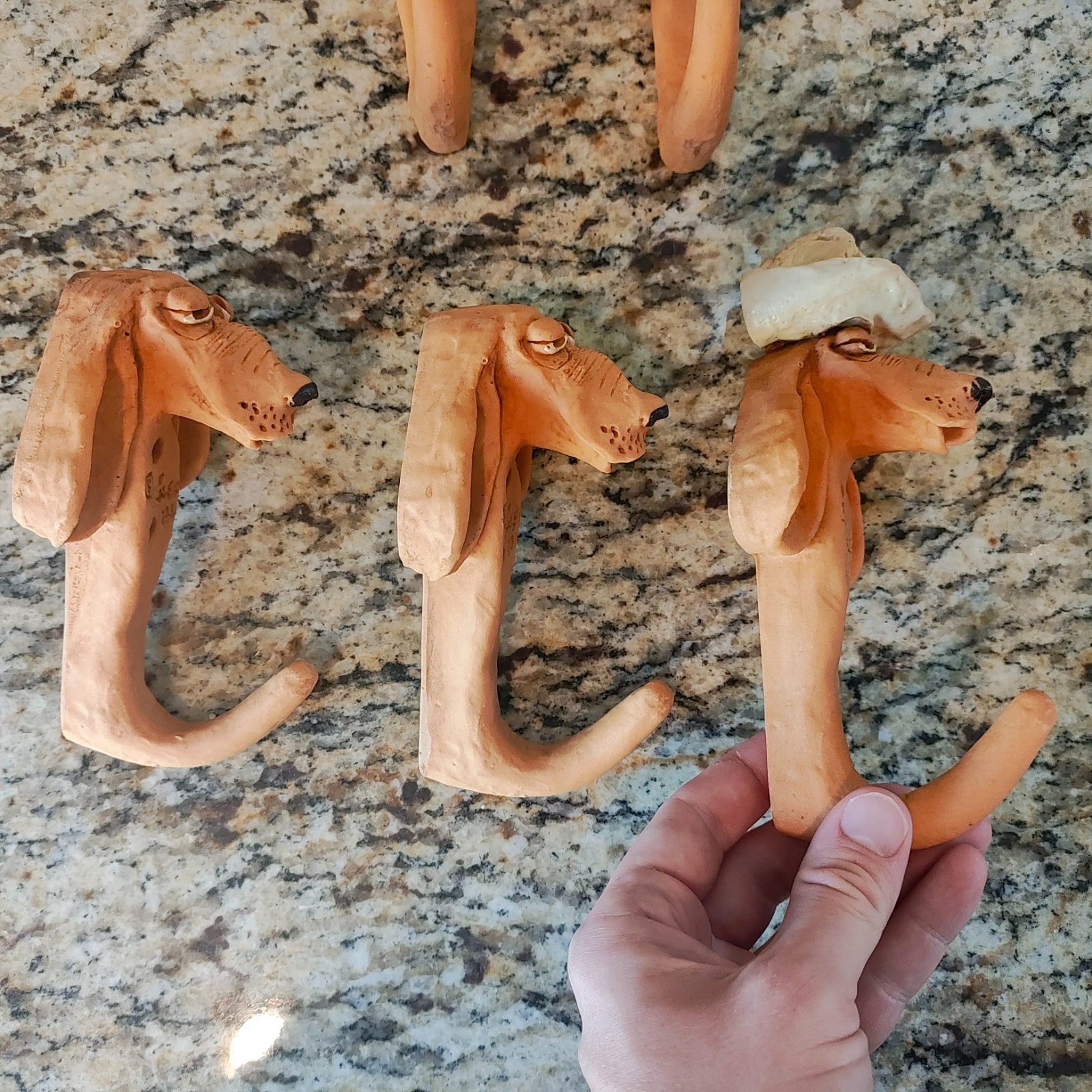 Set of 5 Bloodhound Dogs Olsen Curious Creations Figural Wall Hooks Vintage 1982