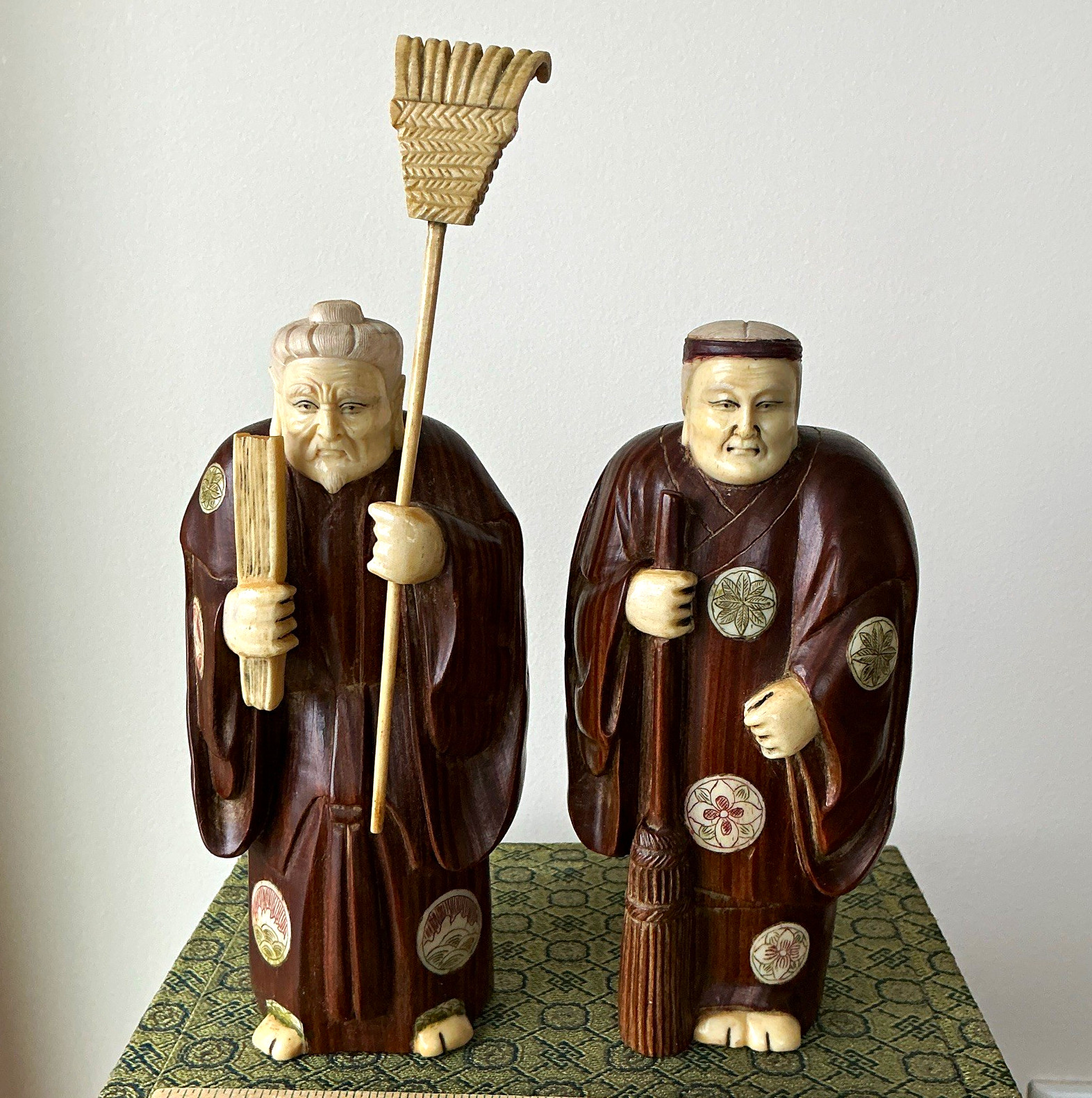 Set of 2 Carved Wood People Figurines Robed Men w/ Staff & Fan Inlaid Boxed 7 in