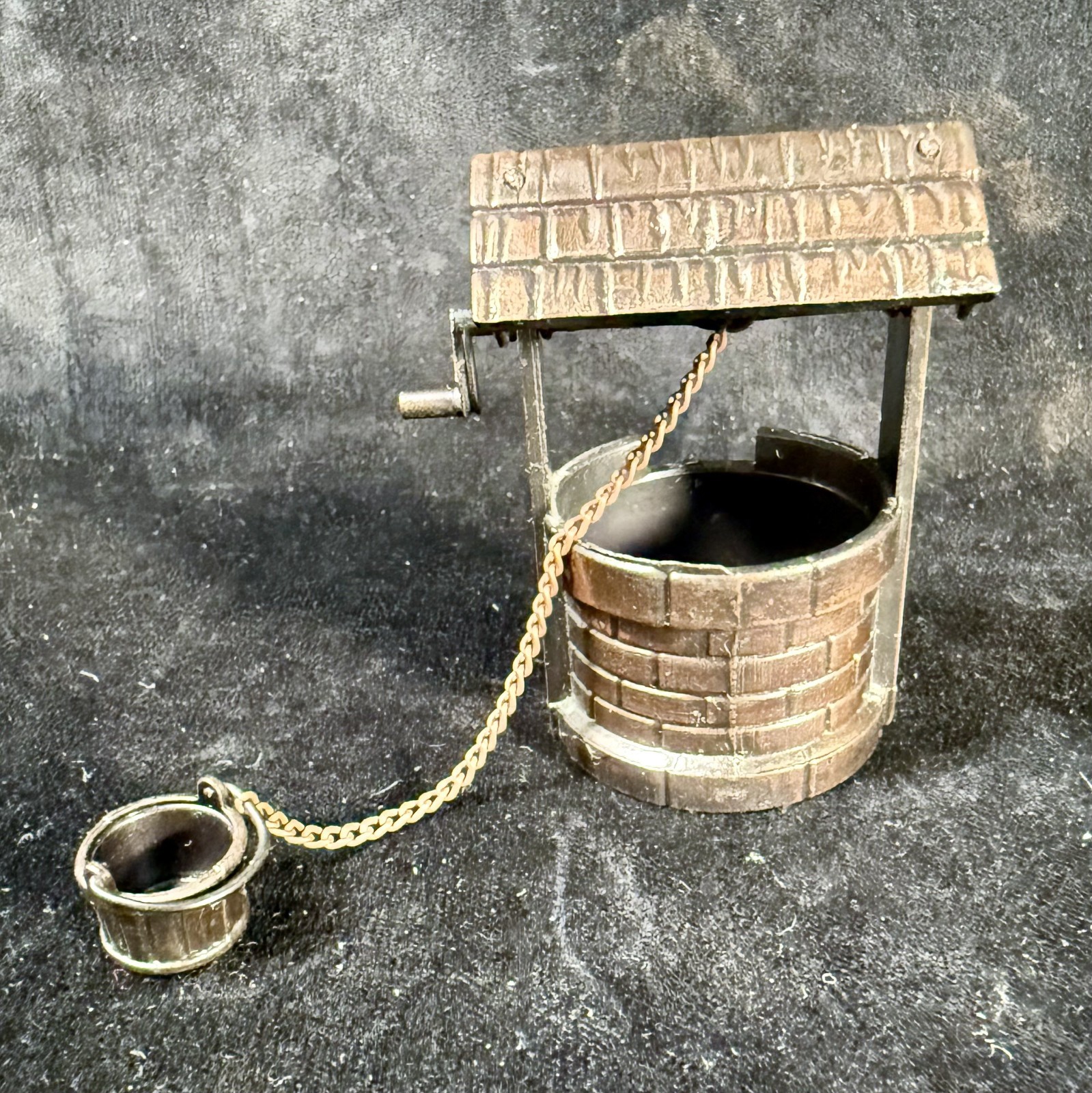 Vintage Durham Industries Mini Metal Working Wishing Well w/ Bucket & Chain (B2)