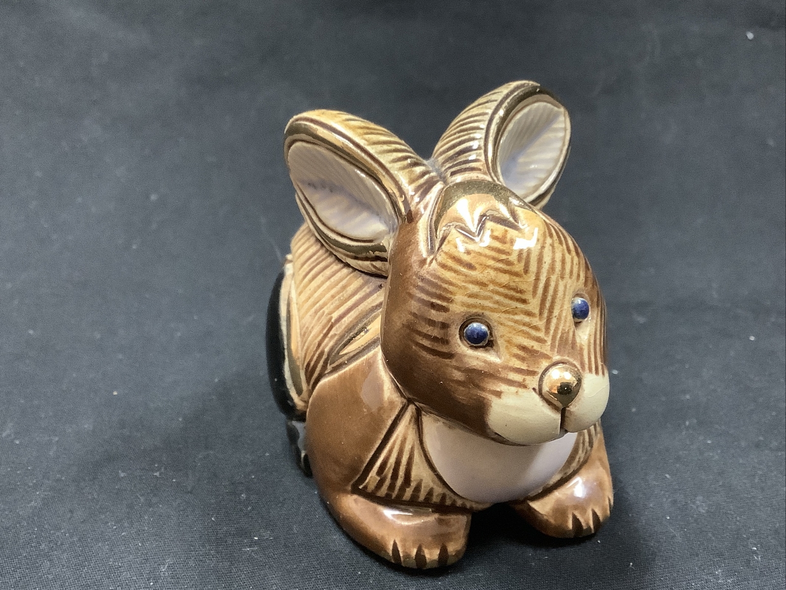 De Rosa Rinconada, Black/Brown/Gold Rabbit Figurine, 3″ L x 1.75″ W