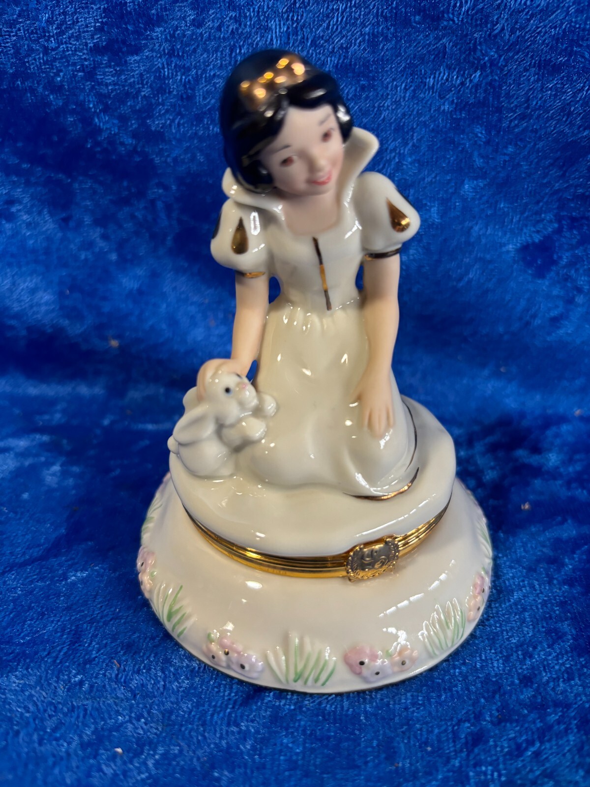 Lenox Treasures “Snow White” Treasure Box 4″