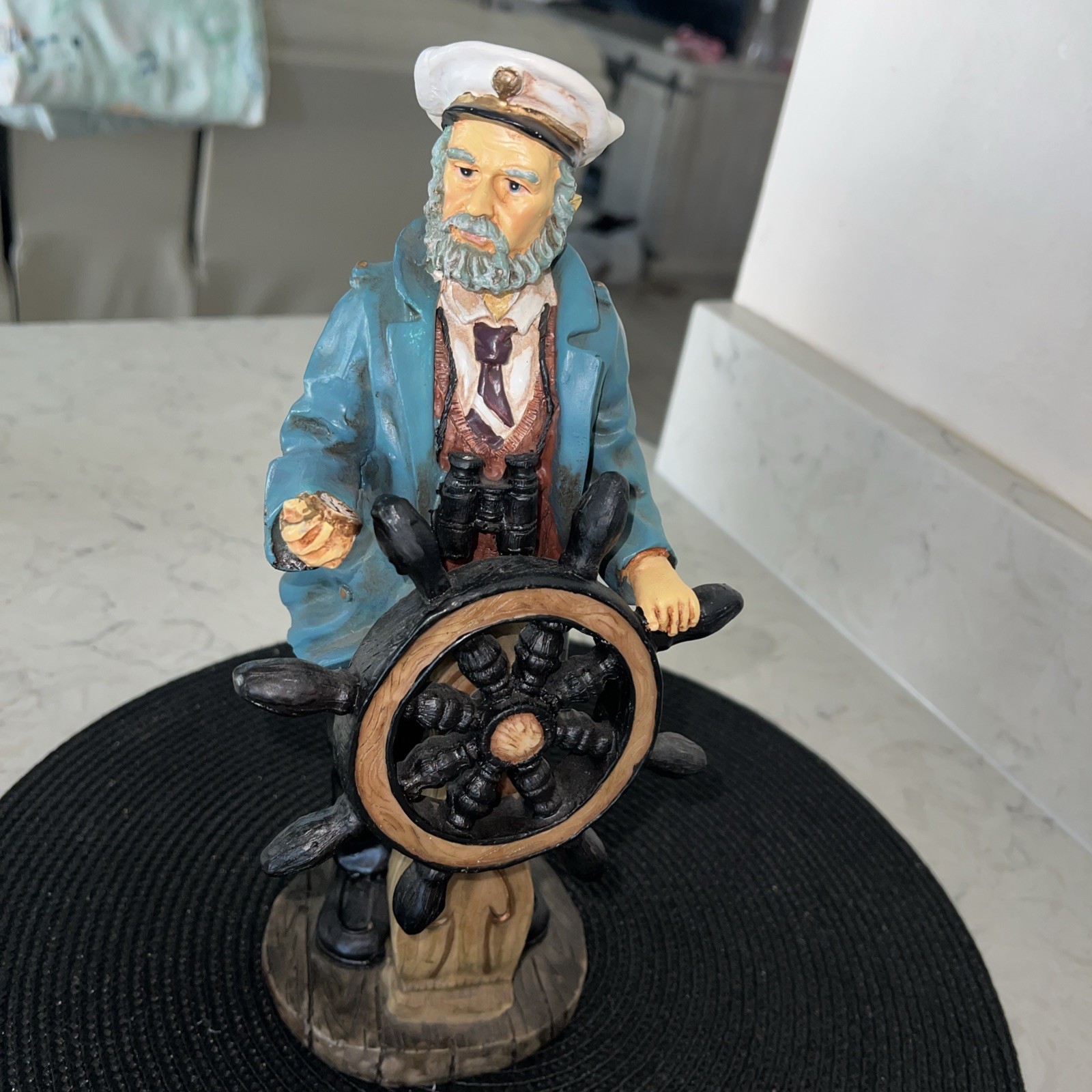Vintage Captain Statue 11.5″ tall Excellent condition. Nautical theme.