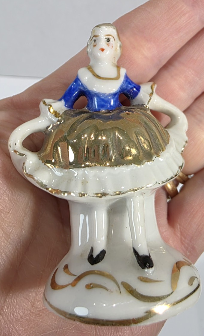 Japan & Occupied Japan Porcelain Figures Colonial Man and Women Set of 3