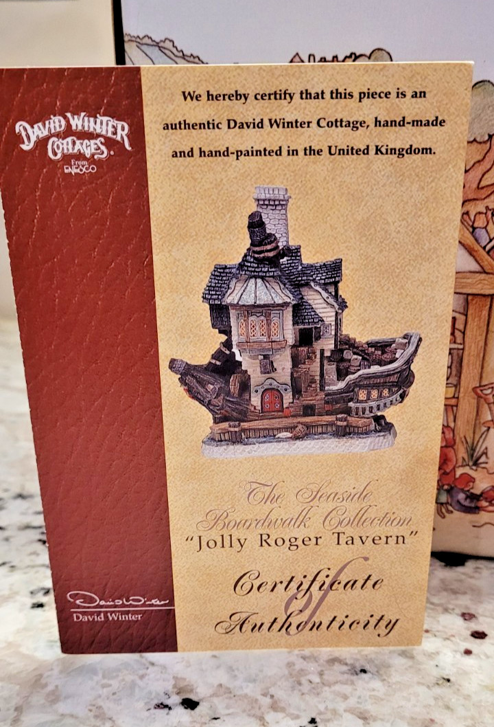 ENESCO David Winter cottage “Jolly Roger Tavern” SEASIDE BROADWAY COLLECTION-NEW