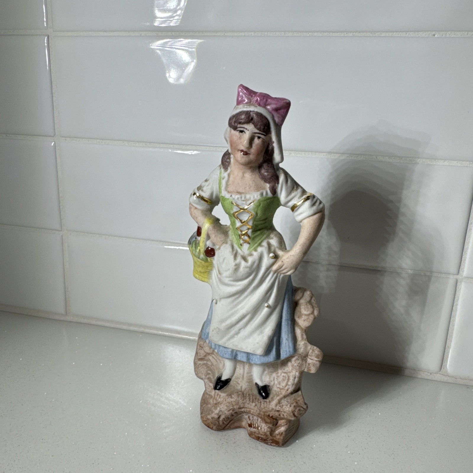 Weiss Kuhnert & Co Antique Germany Bisque Porcelain Figurine Colonial Girl