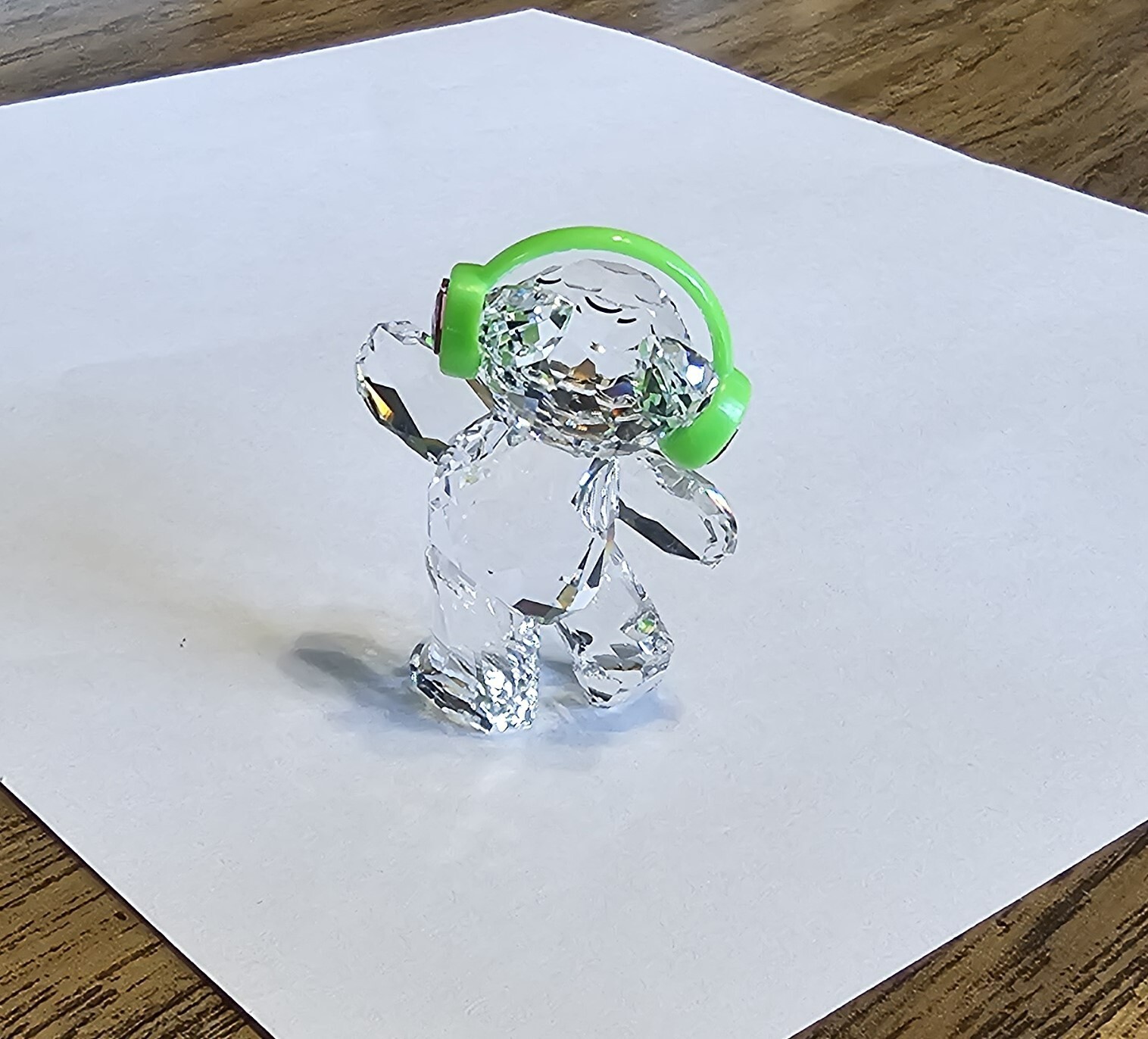 🎵 Swarovski Crystal 2022 L.E., “Just Dance” Kris Bear Figurine, Headphones, NIB