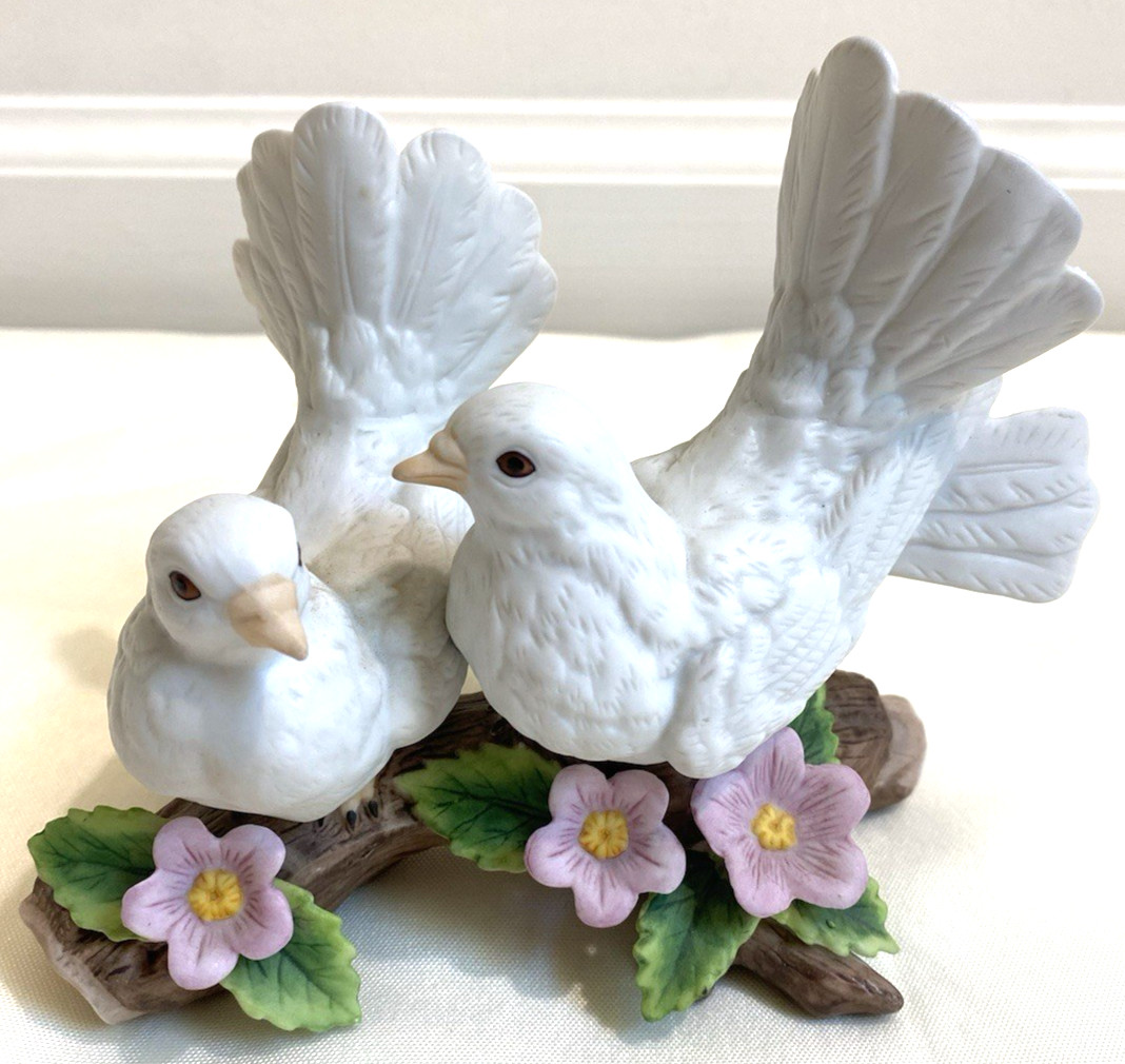 Vtg Homco Porcelain Courtship Doves Figurine