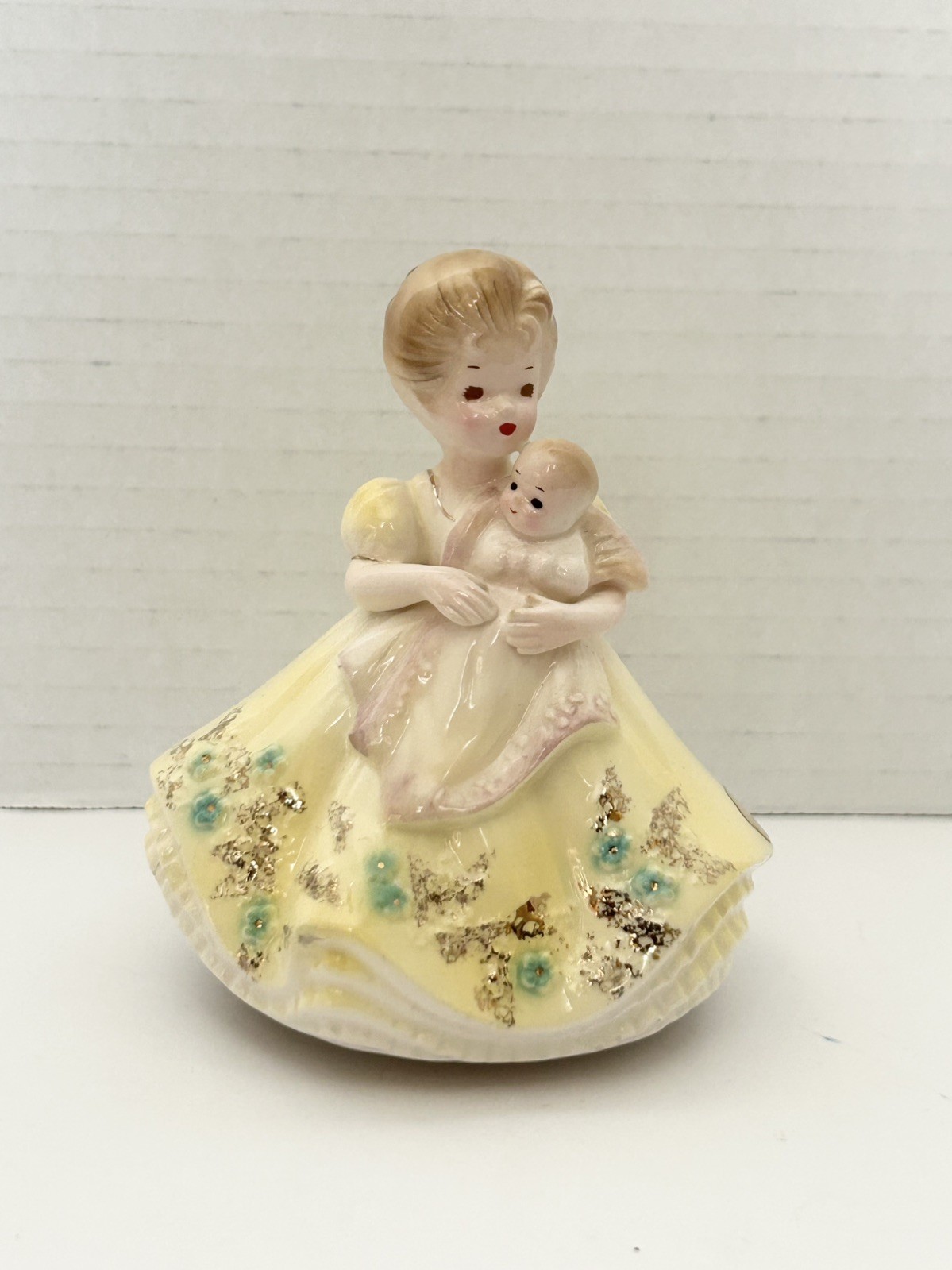 Josef Originals Mother & Baby Music Musical Box Figurine plays Brahms lullaby