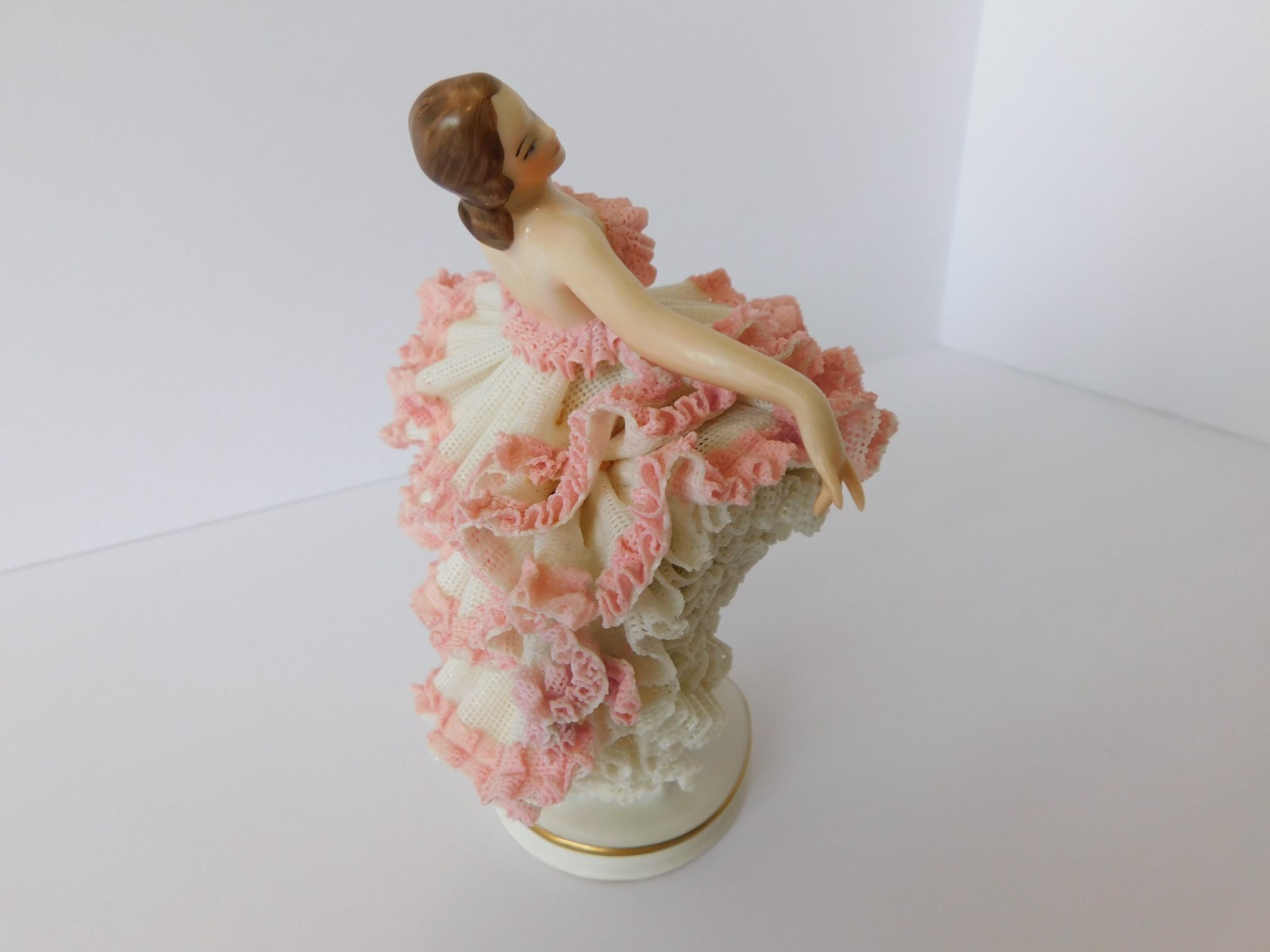 STUNNING ANTIQUE DRESDEN FIGURINE PORCELAIN LACE – BALLERINA / DANCER – GERMANY