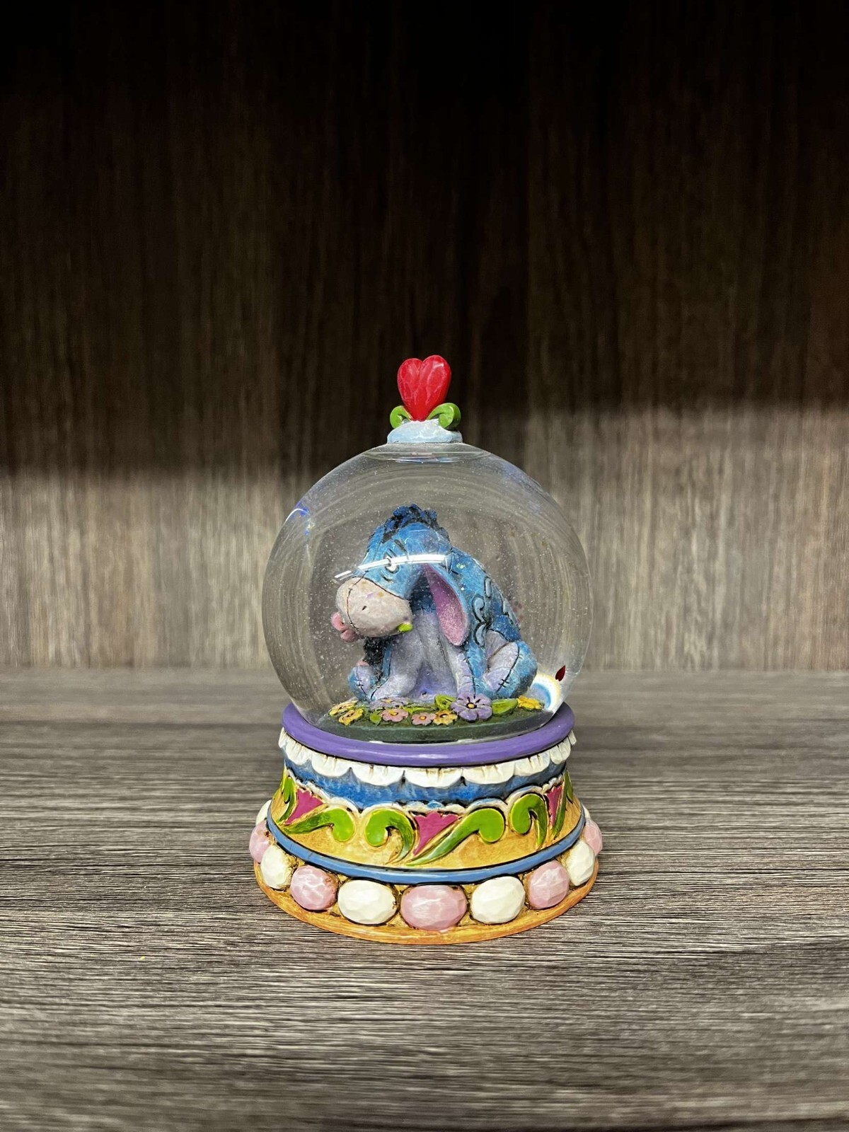 Disney Showcase Collection Eeyore Gloom to Bloom Glitter Snowglobe 4035351