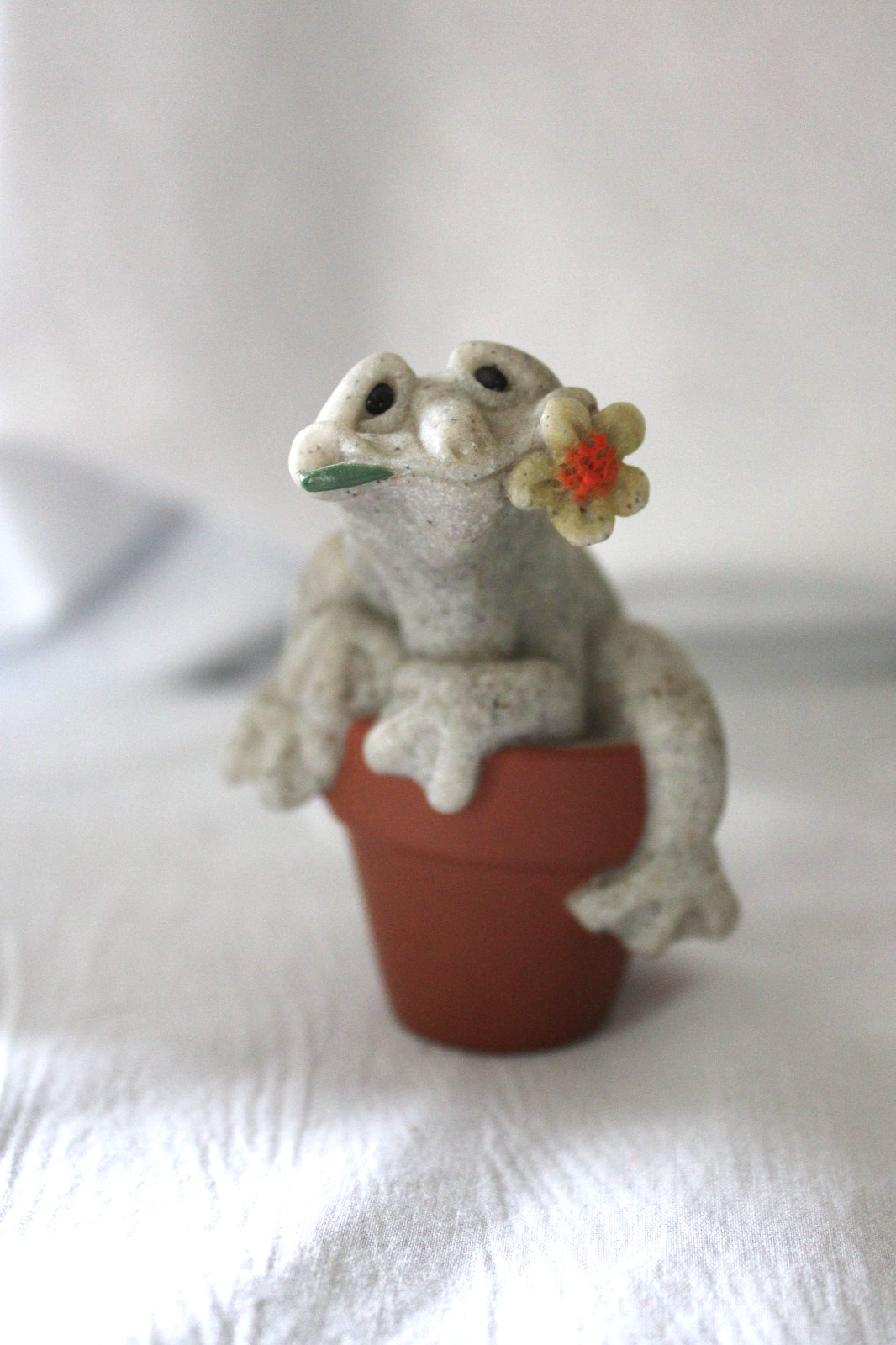 Quarry Critters Stone Frog in Flowerpot Figurine, FANDANGO, 2001