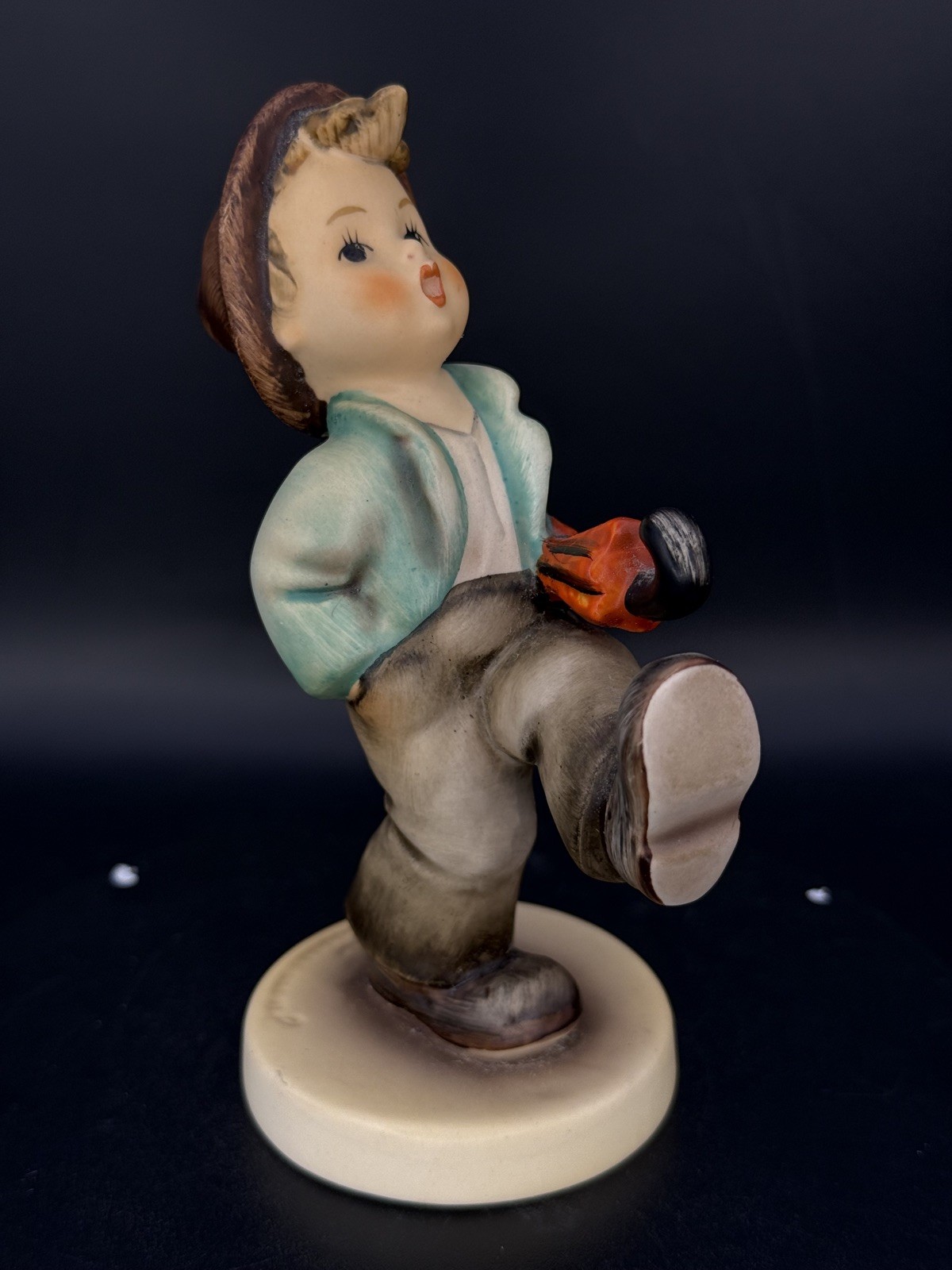 Goebel Hummel Happy Traveler 109/0 No Crazing! Mint Free Shipping