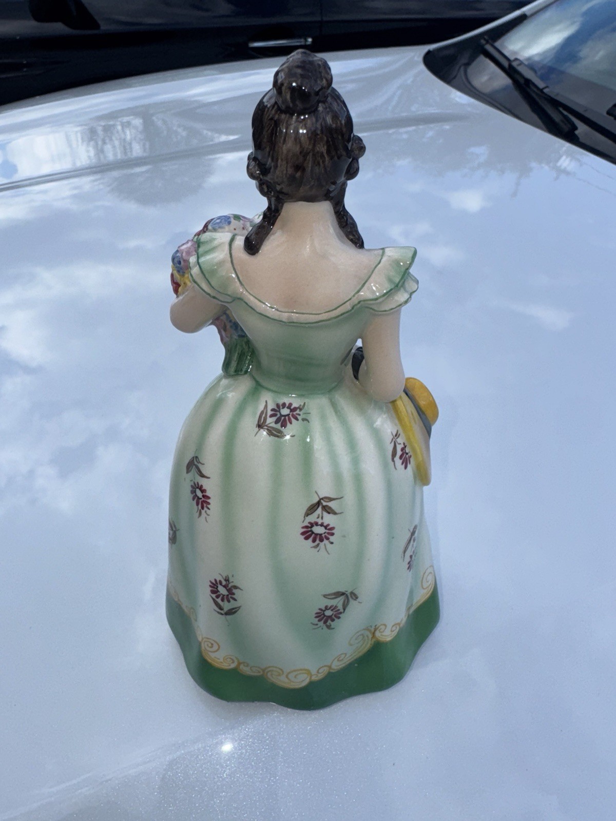 KERAMOS FIGURINE AUSTRIA YOUNG GIRL WITH BOUQUET OF FLOWERS & HAT
