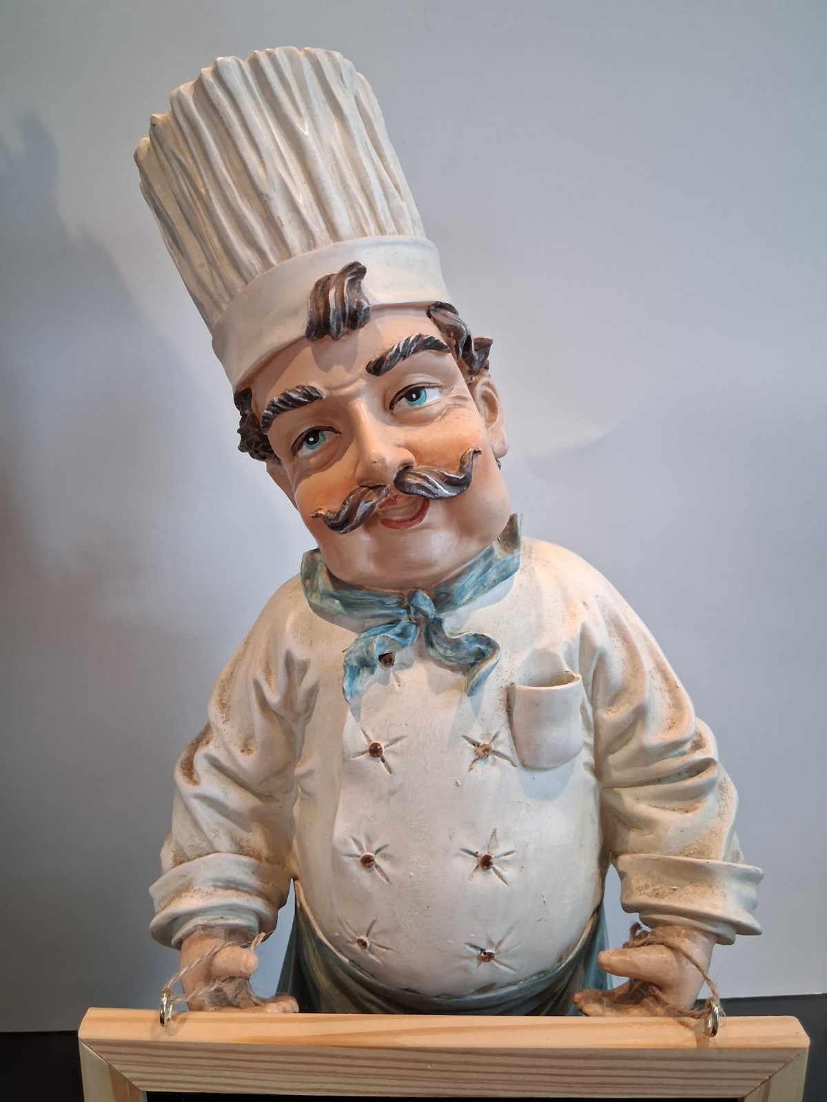 French Kitchen Chef, Polystone/Resin Statue;VTG (Early 2000s);Replace.ChalkBoard