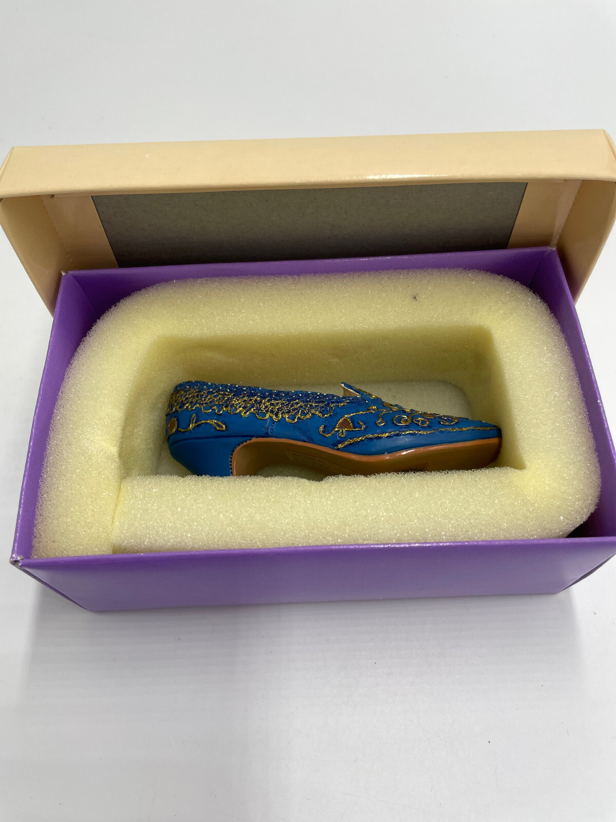 1998 Just The Right ShoeThe Empress #25012 by Raine Willitts Designs Box Papers