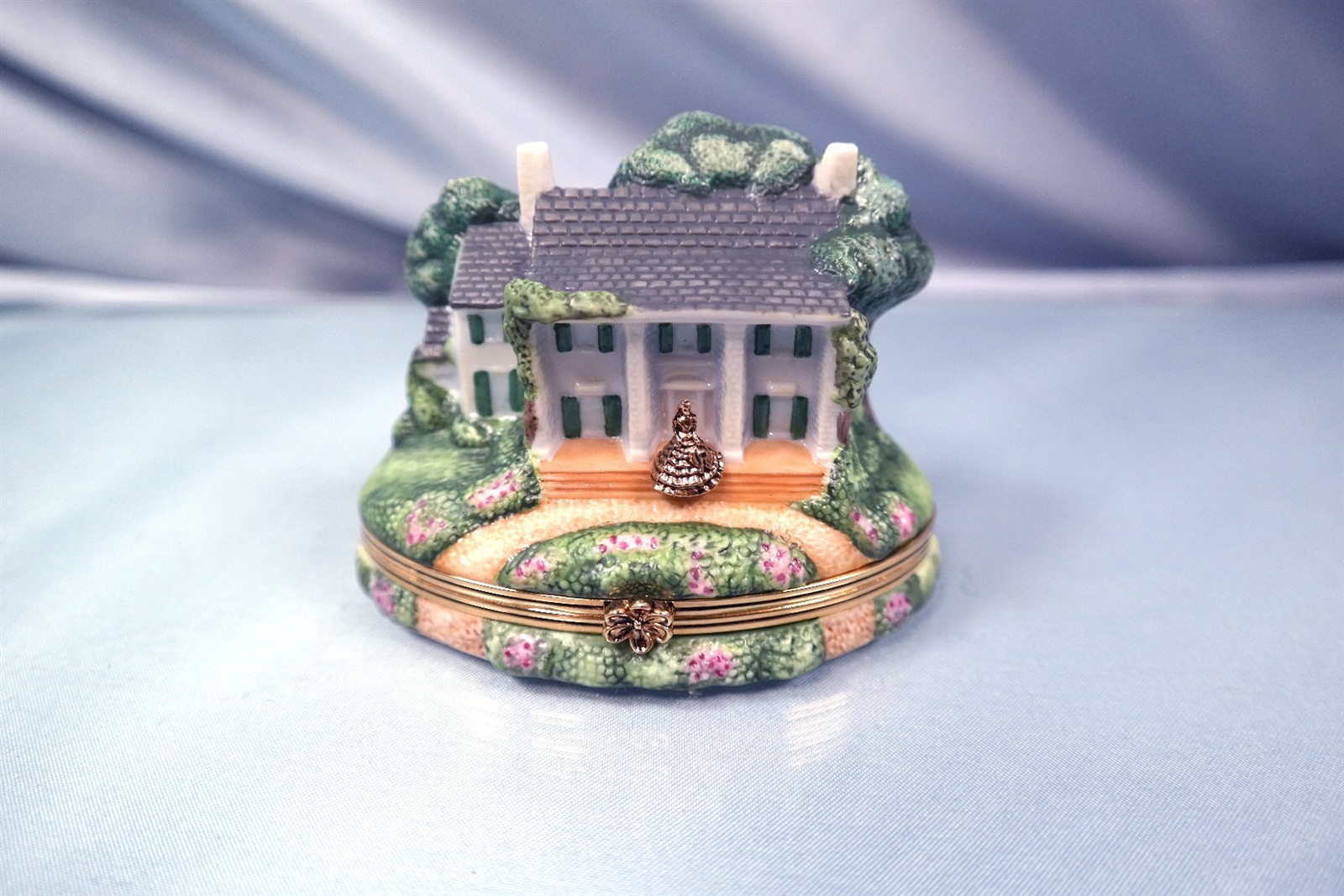 Franklin Mint Romance of Tara Porcelain Hinged Trinket Box
