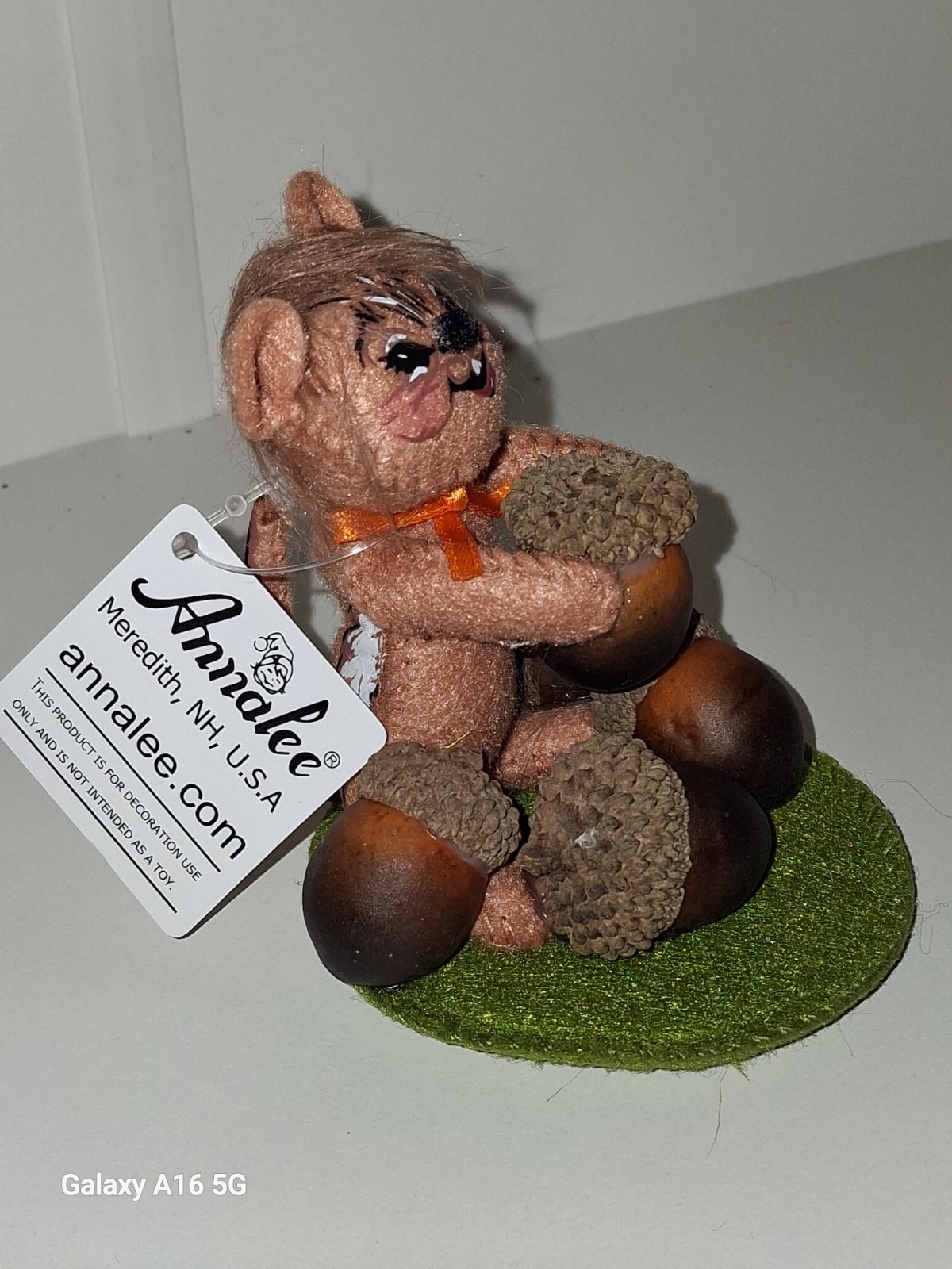 ANNALEE new Harvest Chippy artist display w/5 acorns. Earthtone shades. 3×3 2025