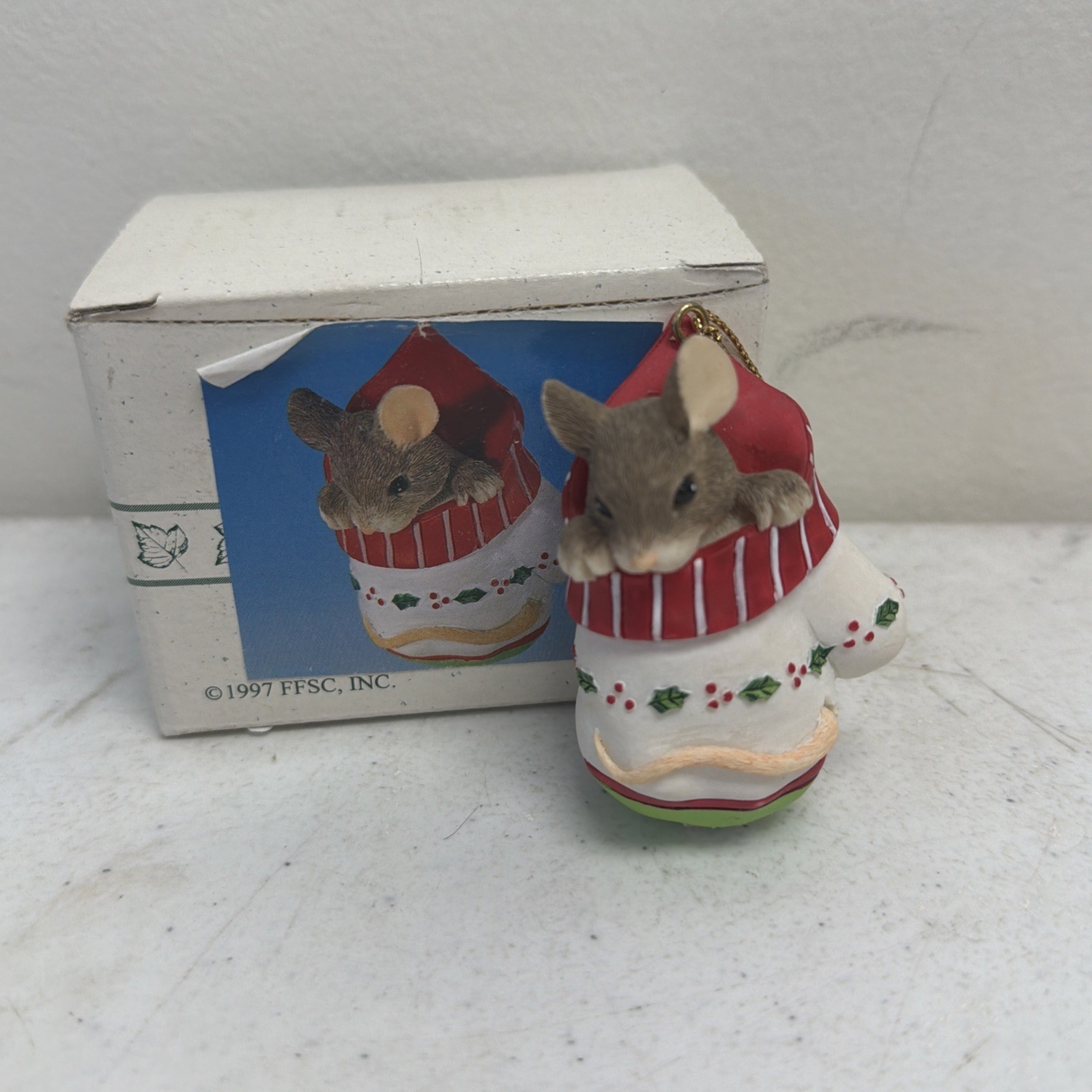 Charming Tails: MacKenzie Mouse In Mitten Christmas Ornament – 86/704