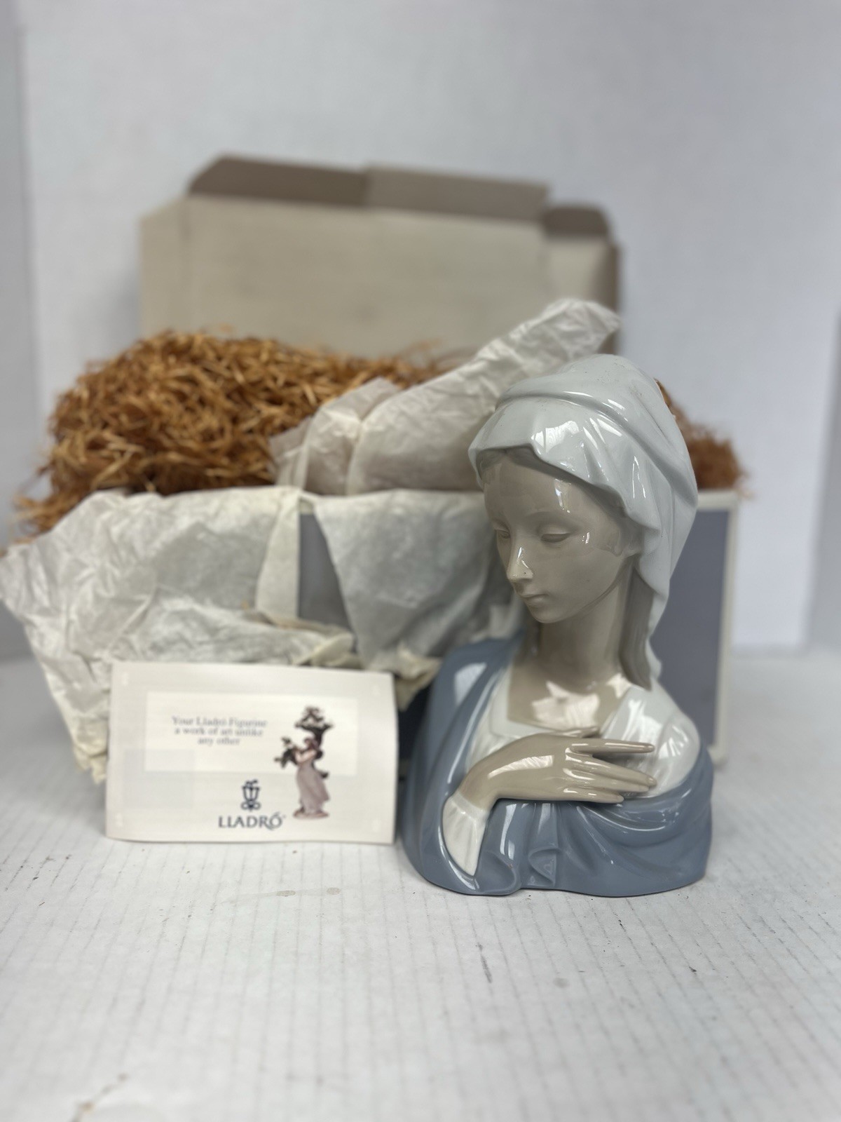 Lladro Madonna Virgin Mary Bust Figurine Spain #4649 9″ MINT