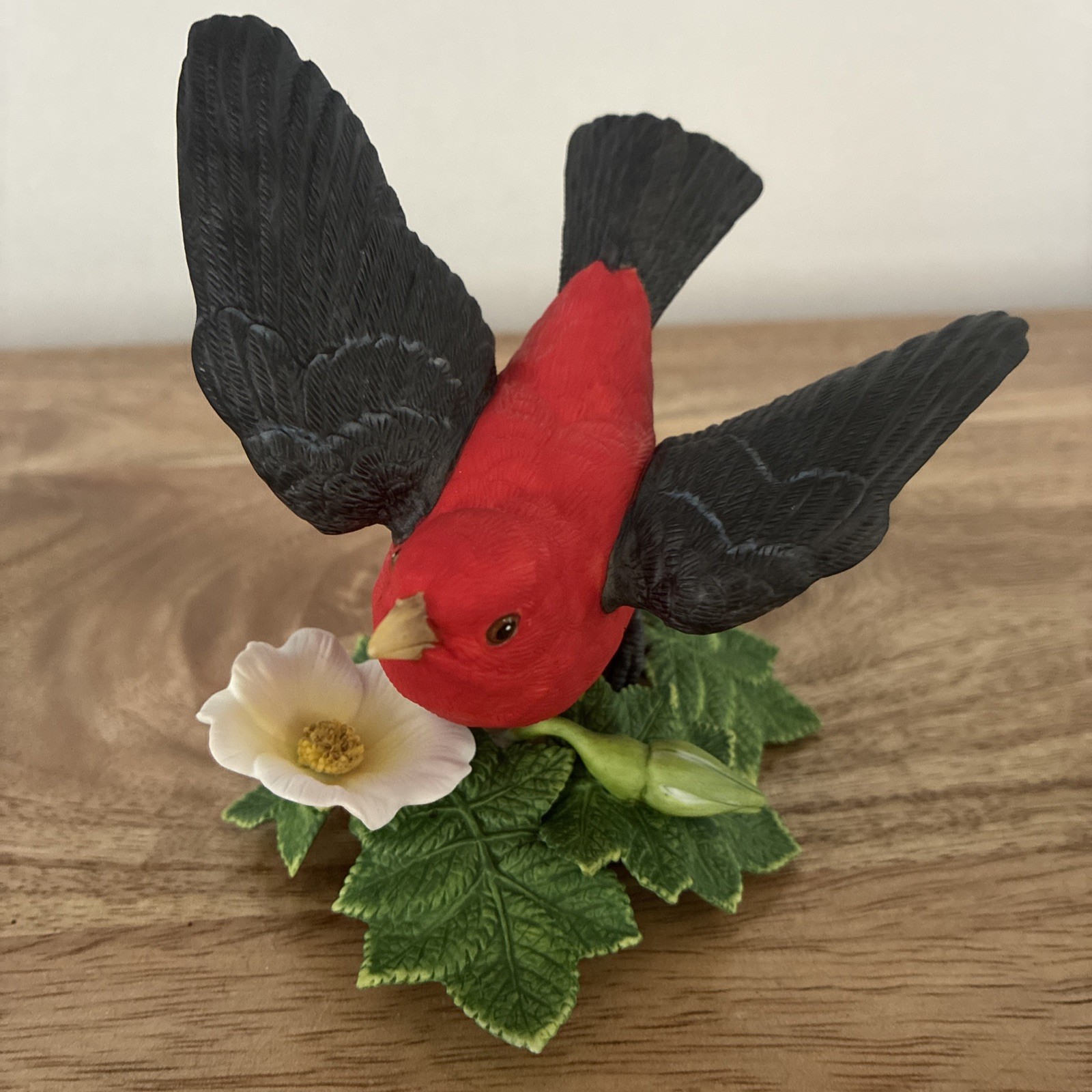 Lenox Fine Porcelain Garden Birds Figurine Scarlet Tanager 1992