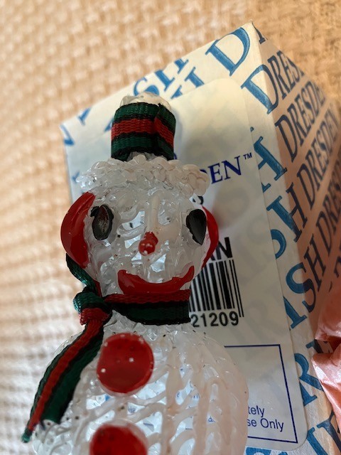 IRISH DRESDEN MRS. SNOWMAN LACE FIGURINE IRX4212 – W BOX