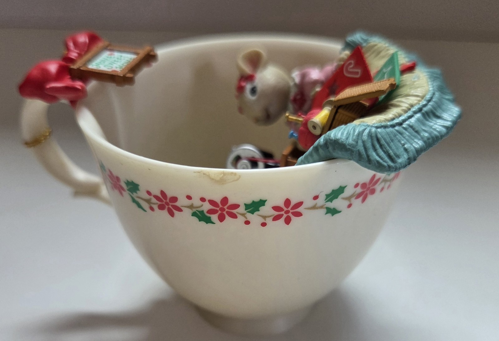 ​VTG 1995 Enesco Cozy Cup Ornament We’ve Shared Sew Much Mice Sewing Machine Box
