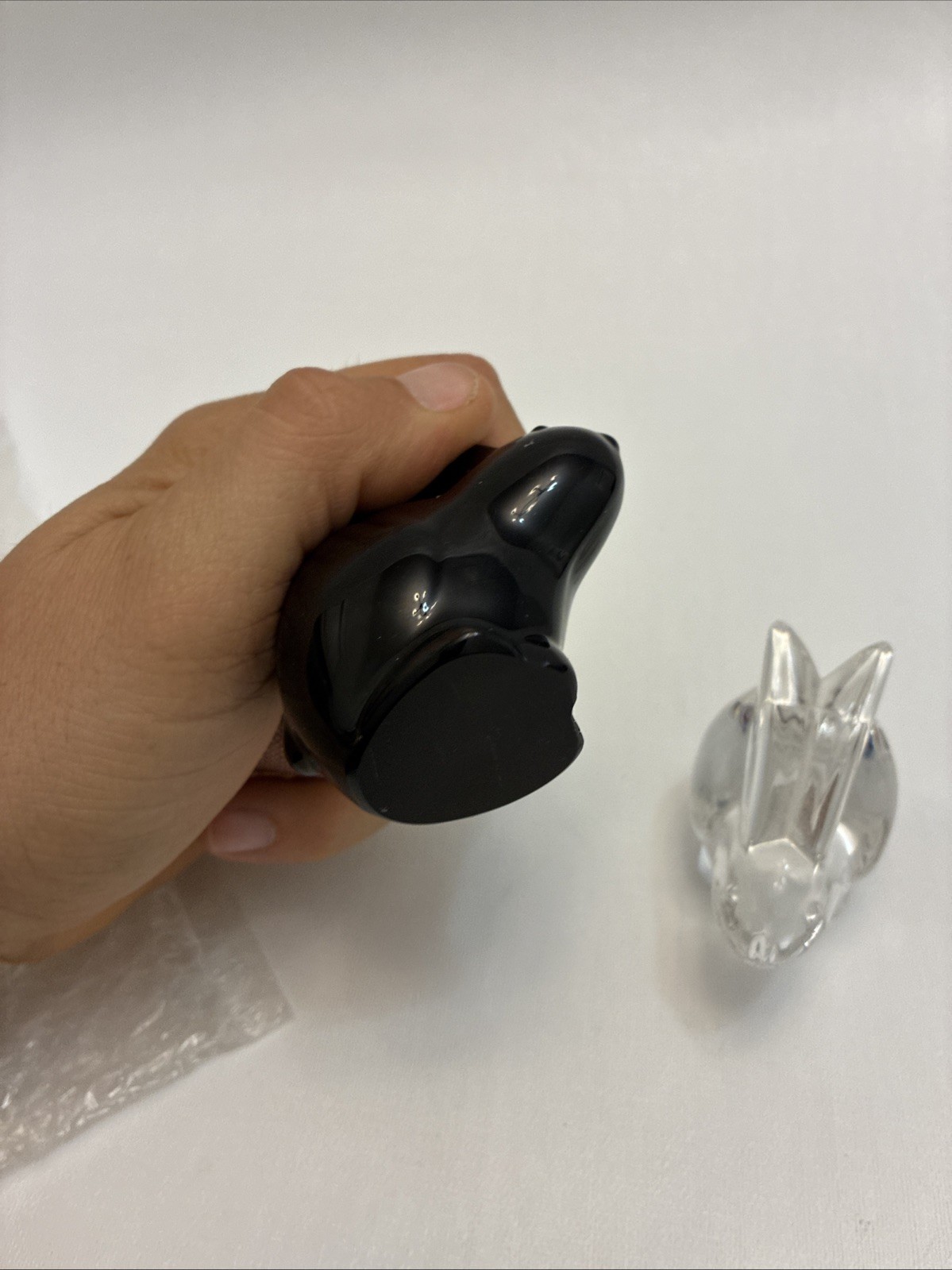 Oneida Crystal Clear & Black Glass Hand Blown 2.5″ Bunny Rabbit Figurine