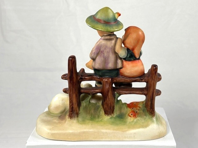 HUMMEL GOEBEL “EVENTIDE” FIGURINE GERMANY #99 VTG TMK2 Full Bee