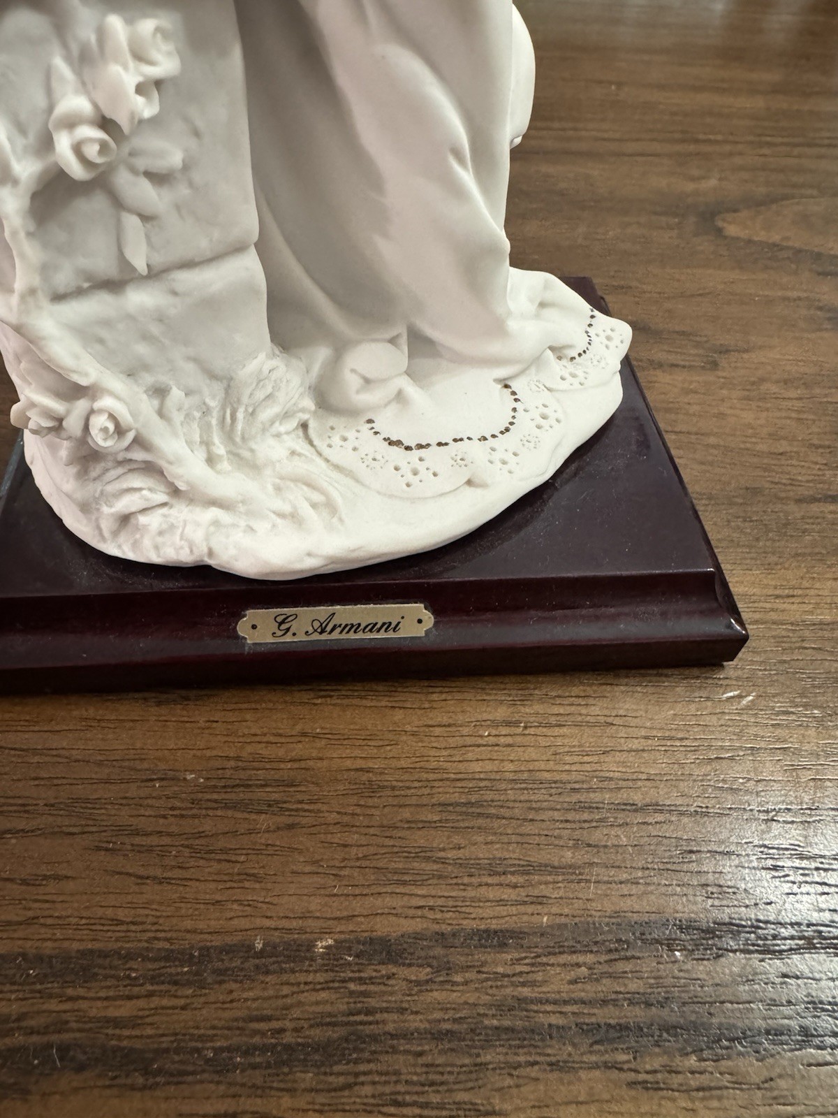 Stunning 1987 G. Armani “Lady with Doves” Capodimonte Porcelain Sculpture Italy