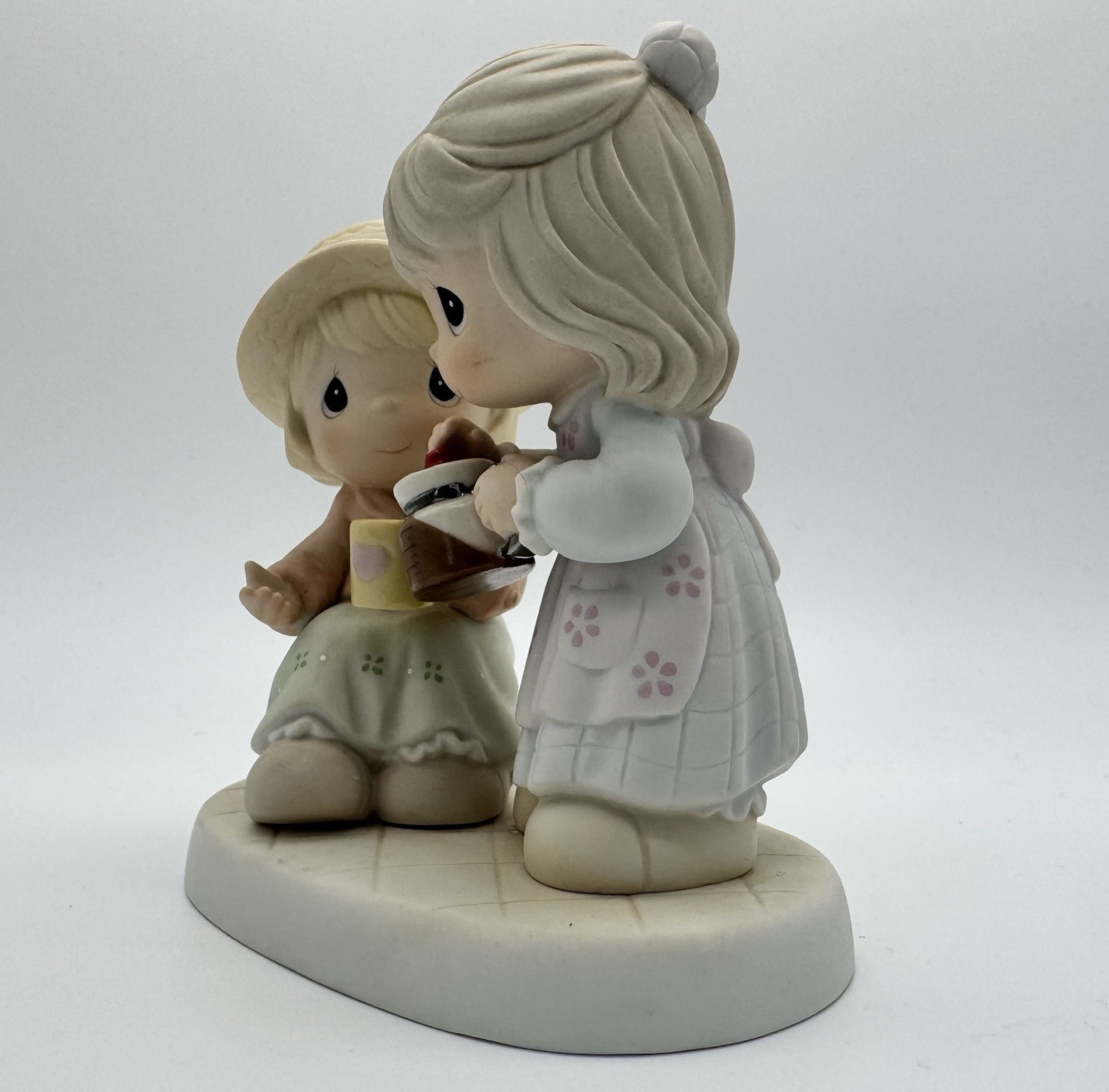 Precious Moments Figurine Grounds For A Great Friendship 2002 Girls Share Coffee