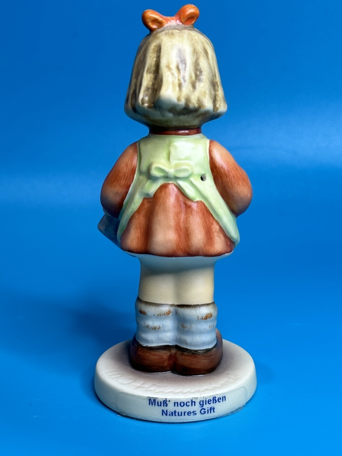 Vintage Goebel M.I. Hummel Club 1997-1998 Figurine “NATURE’S GIFT” Hum 729 TMK-7