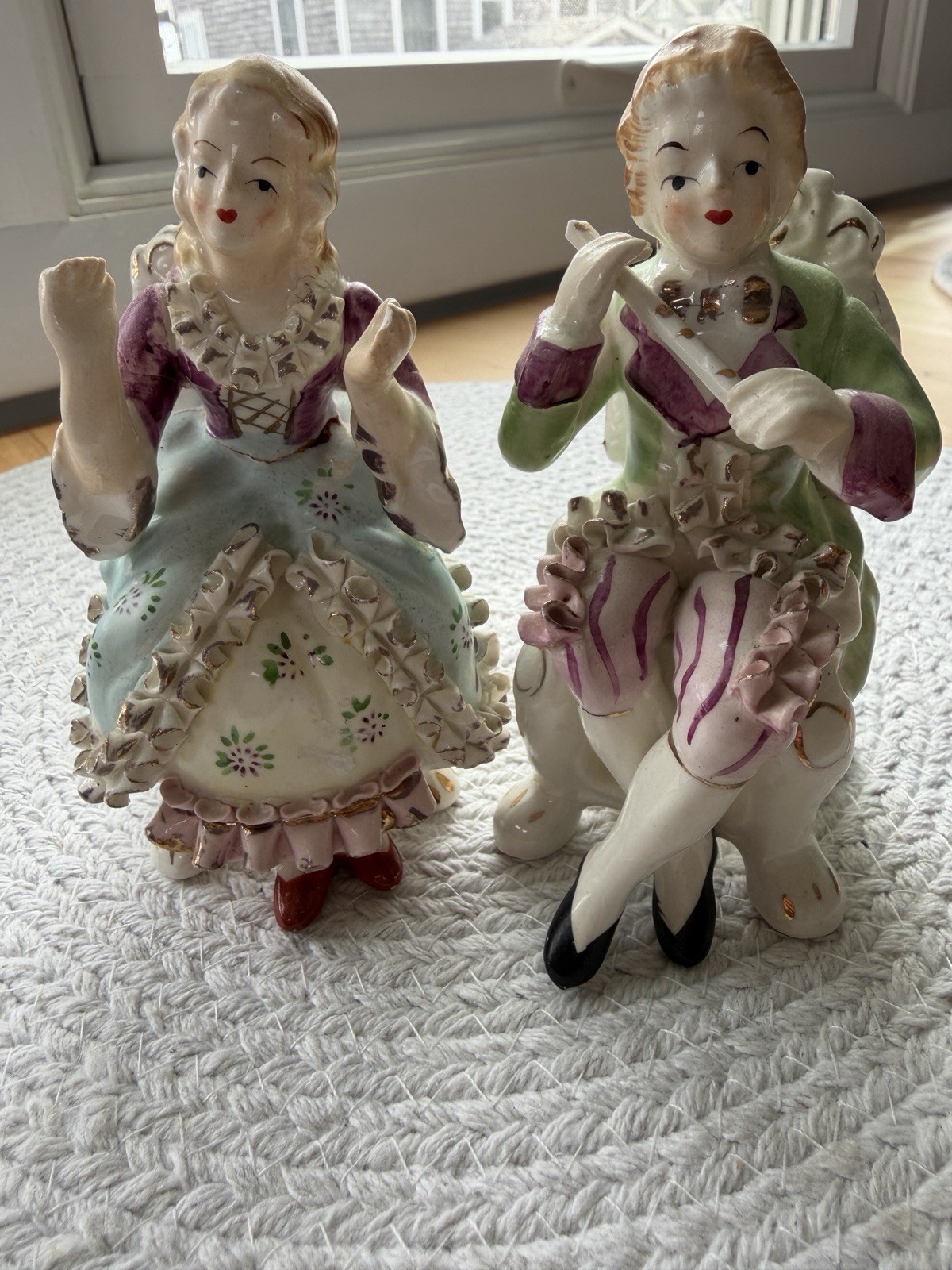 Vtg Porcelain Figurines Courting Couple Man Flute Seated Woman Gold Gilt Pair