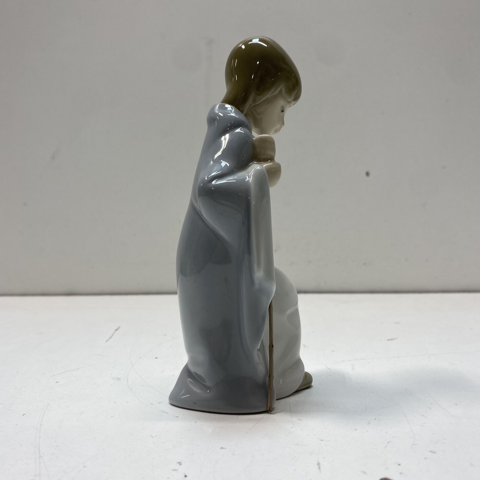 Lladro Porcelain Figurine Kneeling Shepherd Boy With Staff 11 Inch Spain Vintage