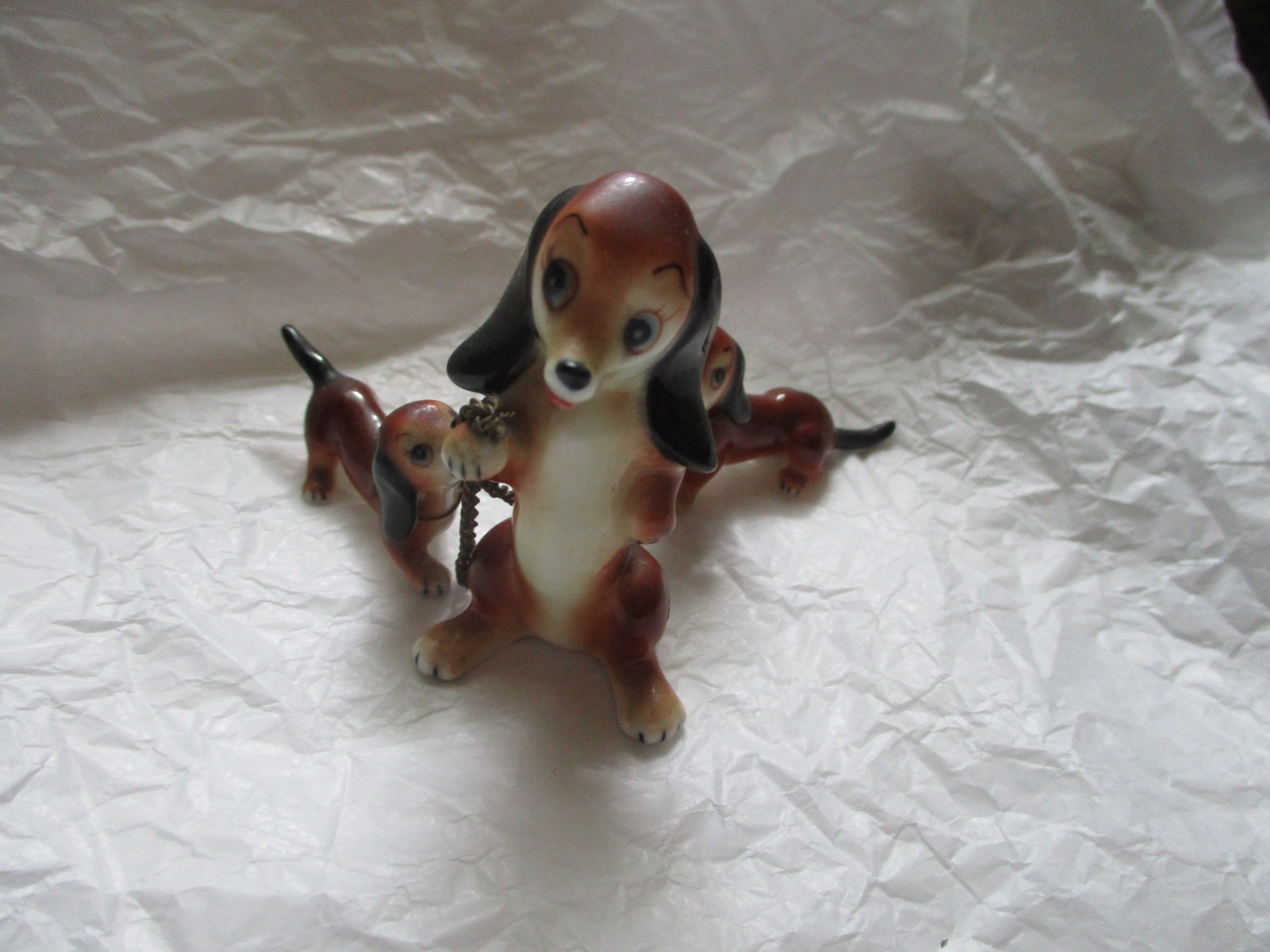 Vtg bone china Japan dachshund mother walking puppies on chain great faces!