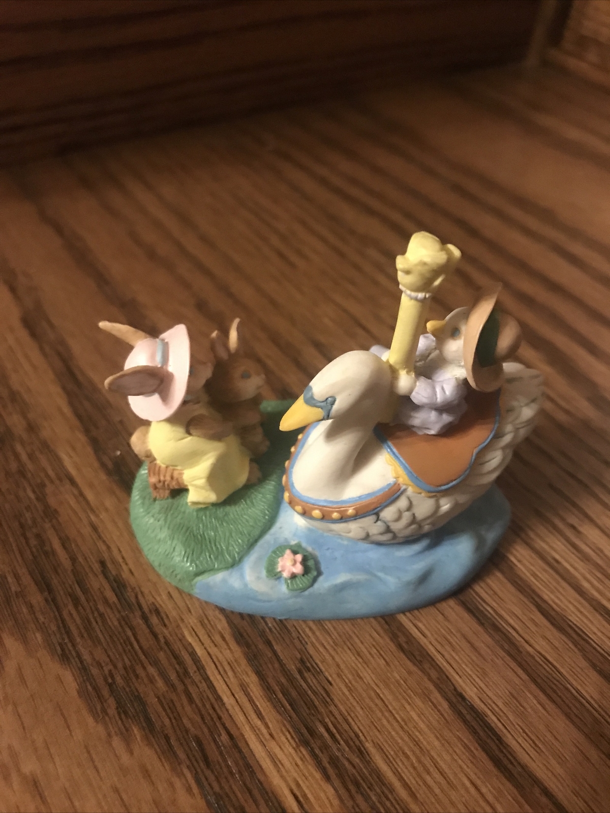 1993 AVON Kathy Jeffers Carousel Collection FIGURINE Swan & Bunny Rabbits EASTER
