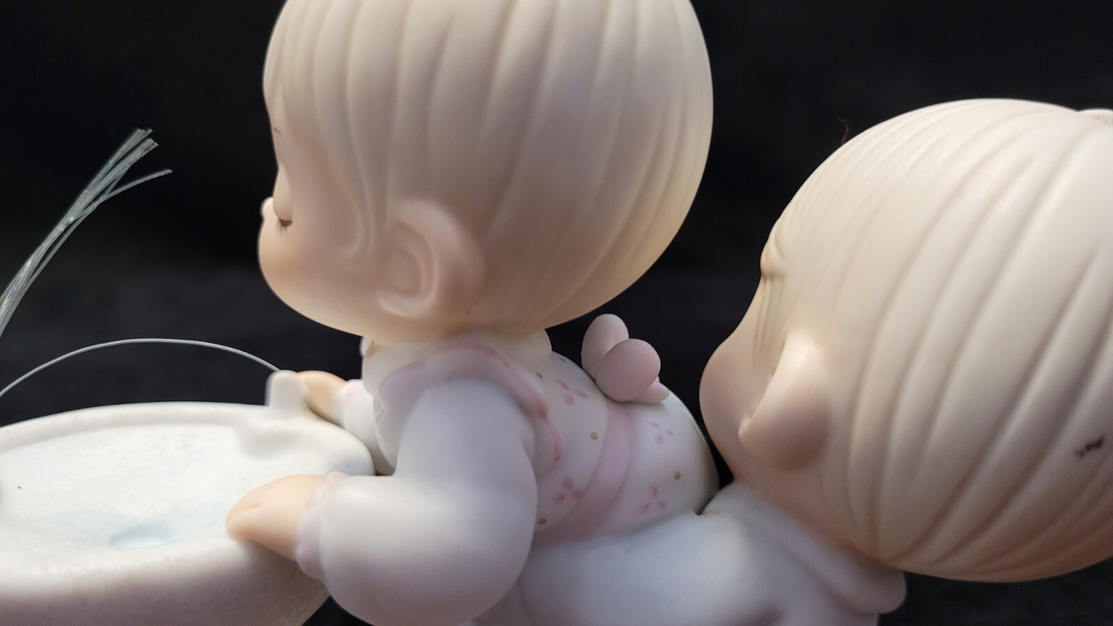 🚨 Precious Moments 520675 “Your Love Is So Uplifting” Porcelain Figurine Vntg