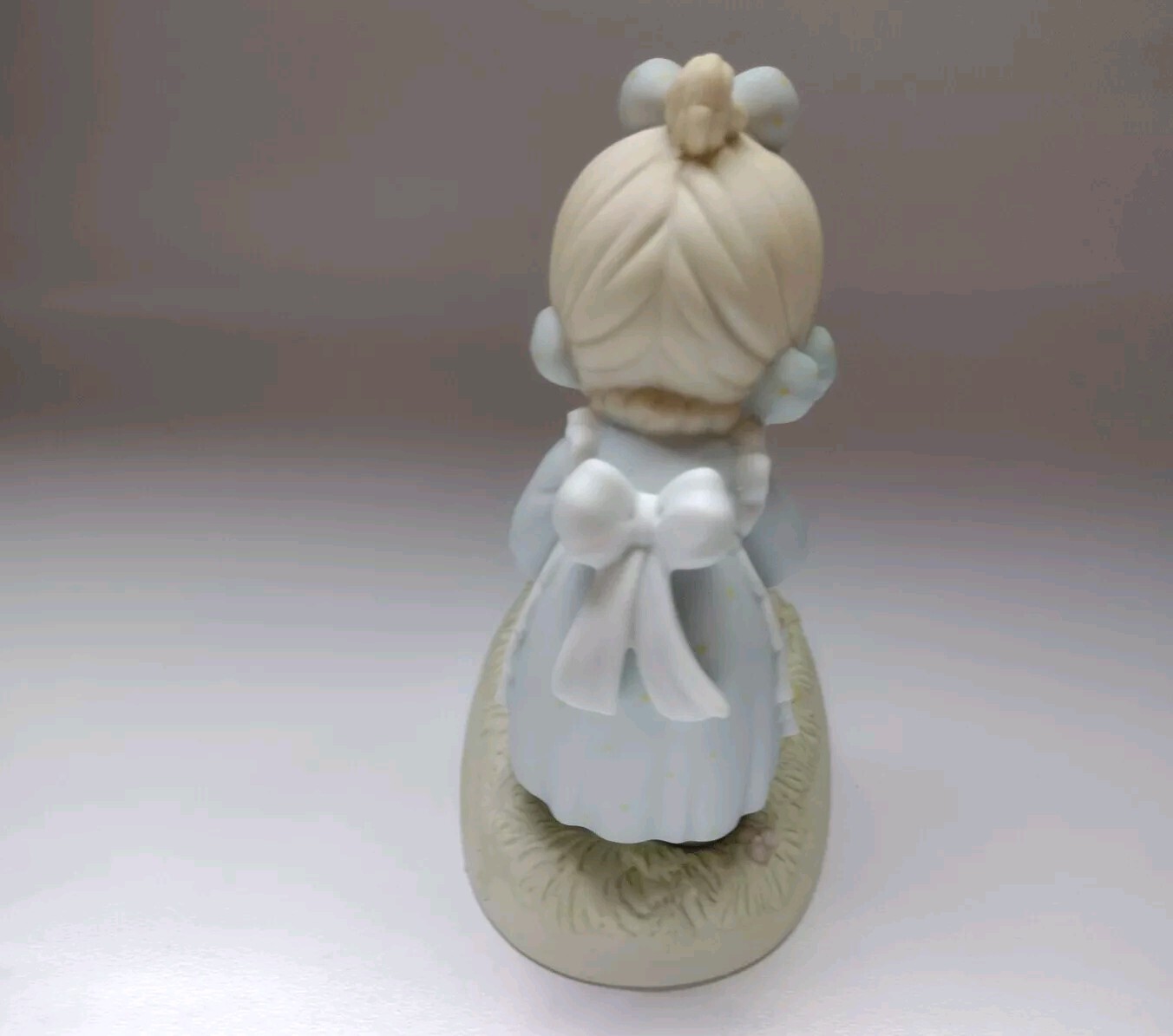 Precious Moments 2005 “A Friend Like You Is Heaven-Sent” Mint In Box Porcelain