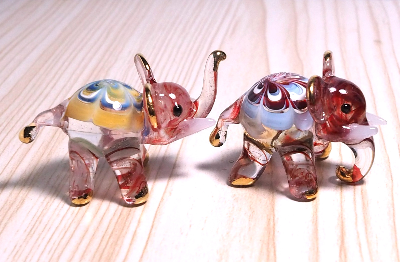 Pair of Elephant figurine hand blown Art Glass 2.25″ gold trim decor – GIFT