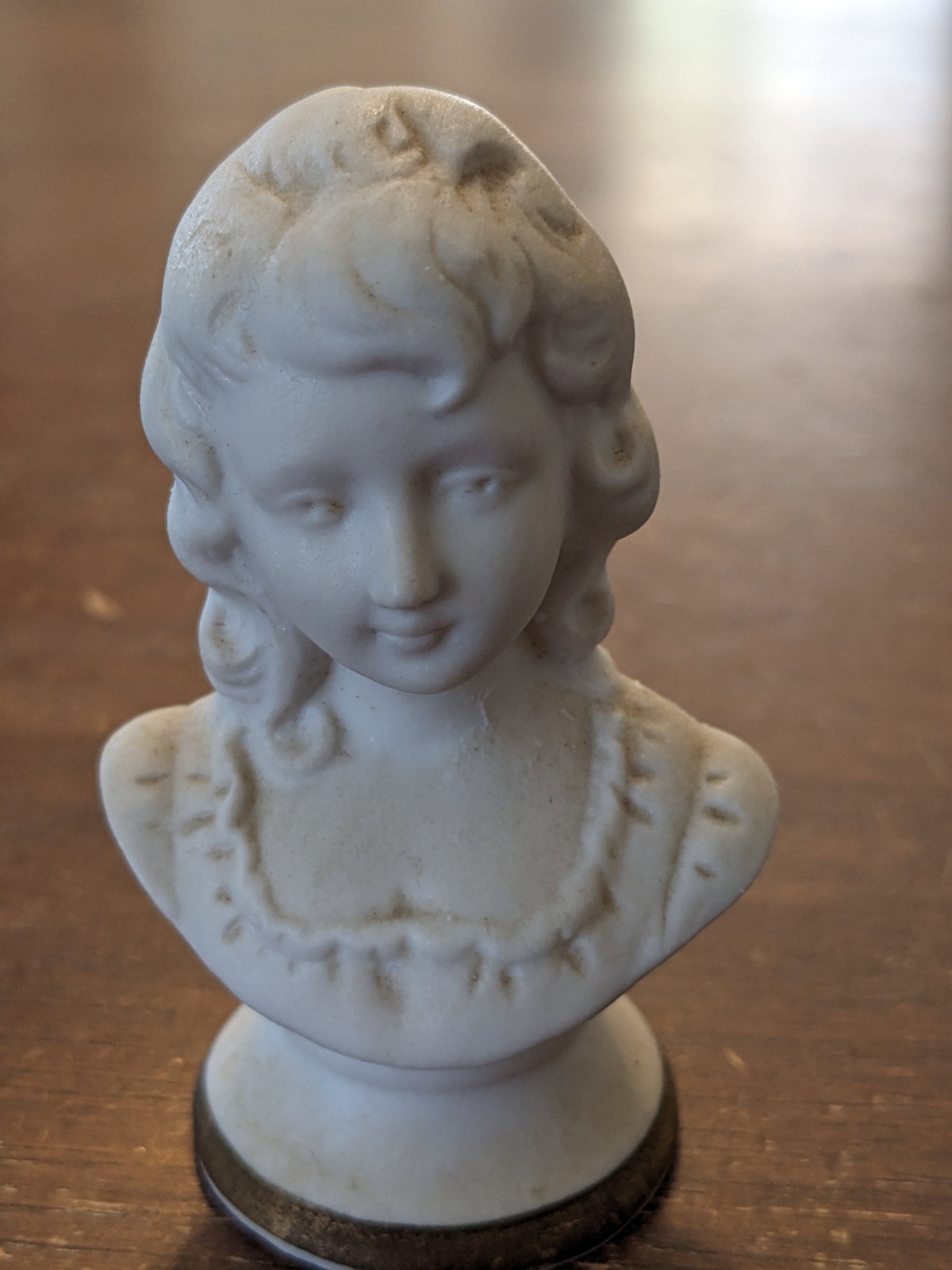 Lot of 2 Enesco Japan Victorian porcelain figurines 1 in x 2 3/4 in