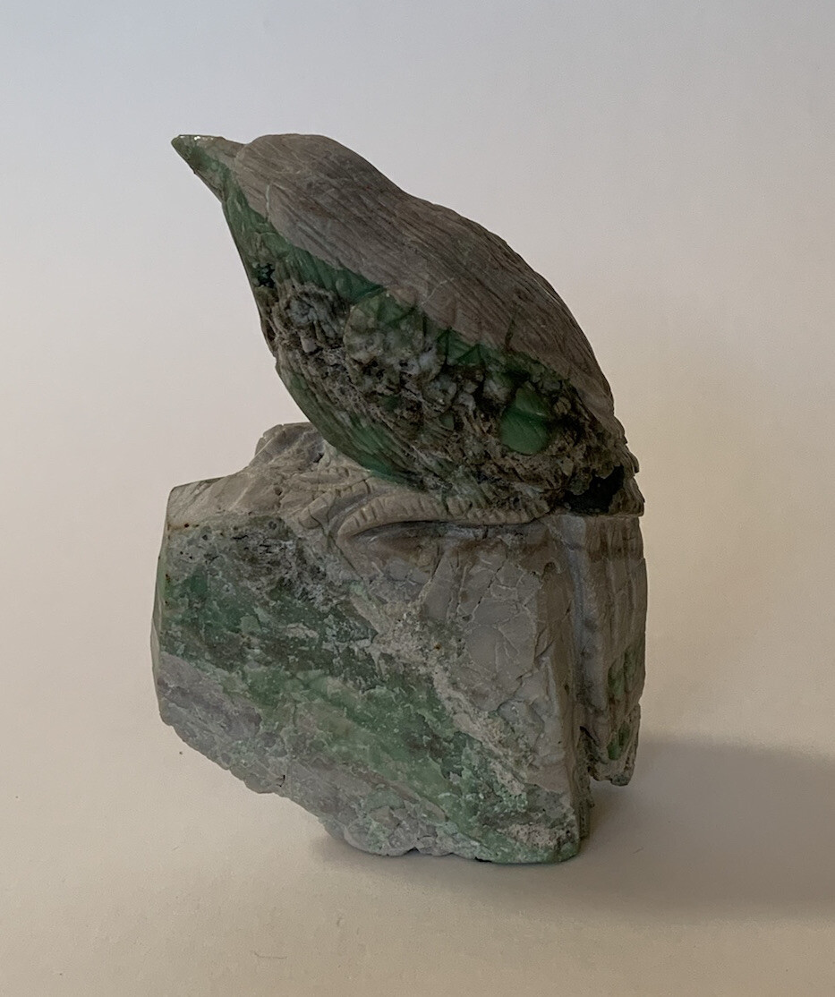 Bird Fetish Carved Figurine Statue Natural Stone Gemstone Finch Emerald Color￼