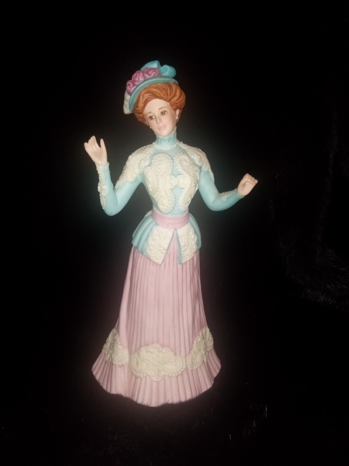 Gorham Sunday Promenade 1994 Figurine No Umbrella