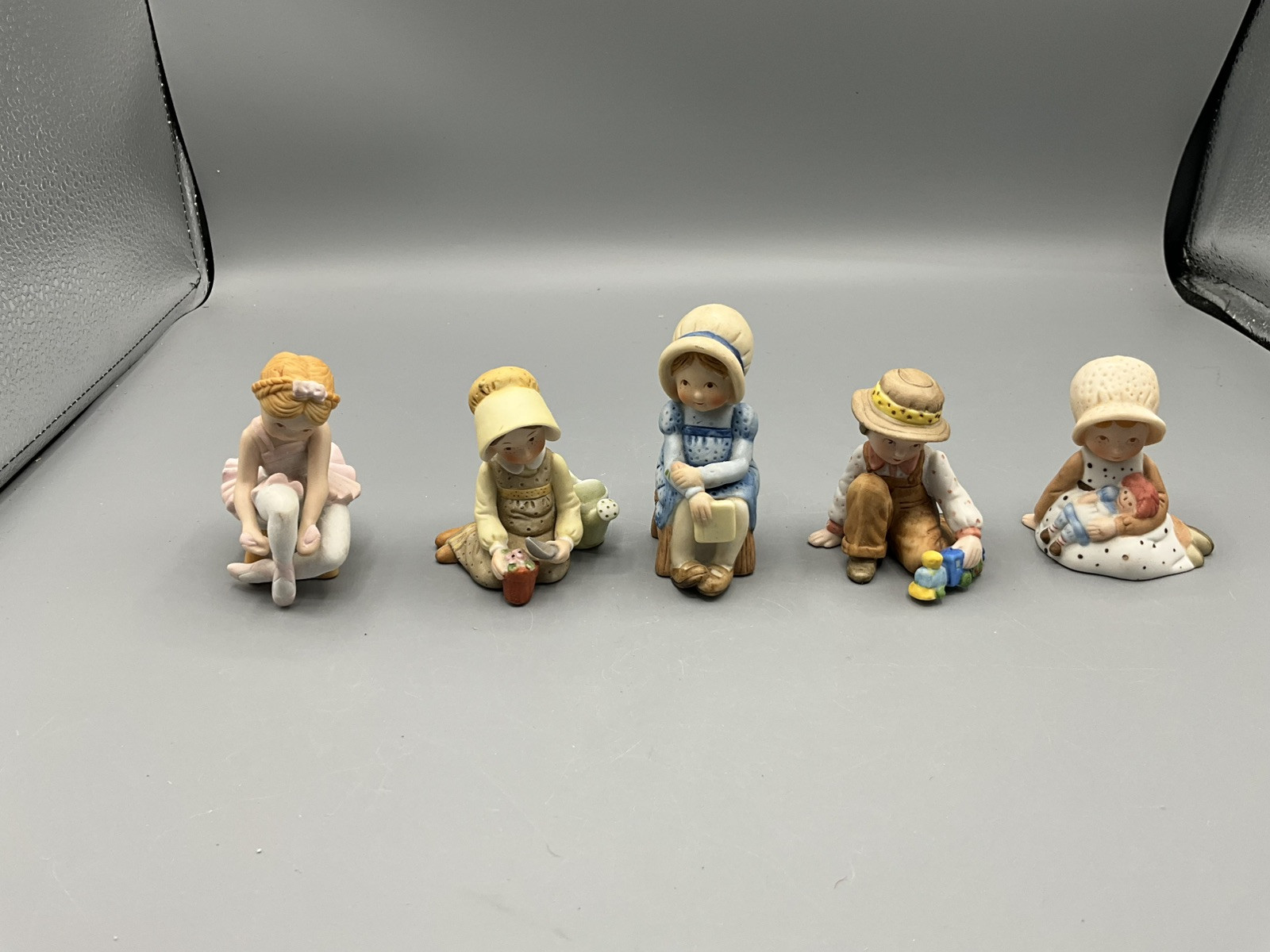 2 Holly Hobbie Figurines, IMAGINARY TRAVELS, GIRL WITH DOG, Unboxed, 2-1/2″ Tall
