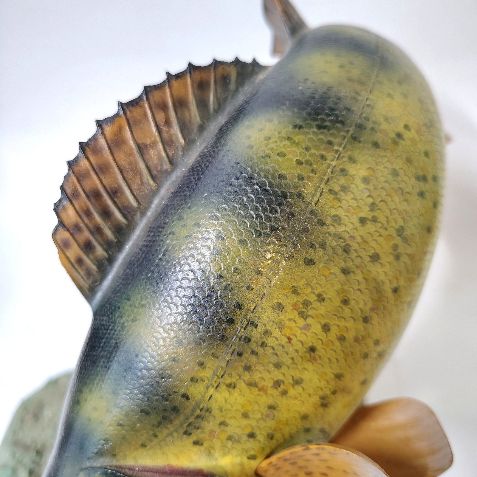 WILY WALLEYE by George Kruth Danbury Mint Freshwater Fishing Trophies Collection